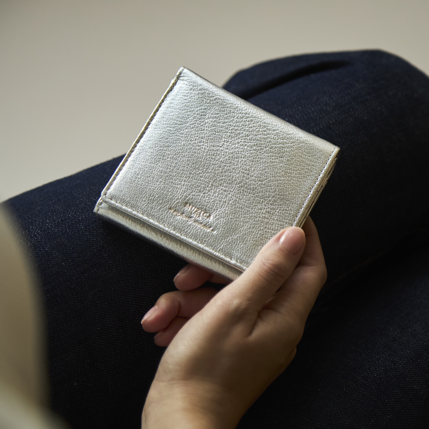 MUZICA VITA/インド山羊革2つ折り　ラメ財布