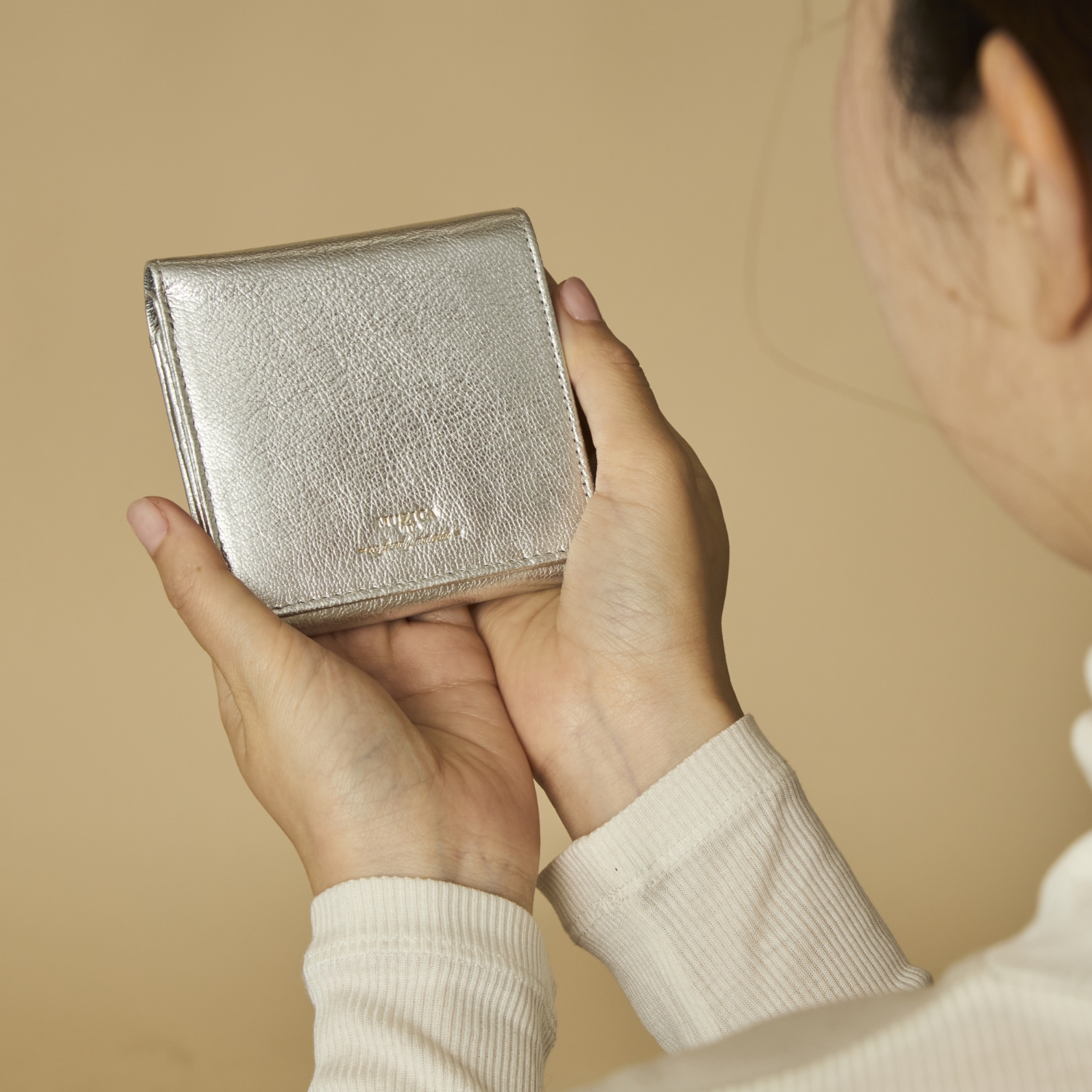 MUZICA VITA/インド山羊革2つ折り　ラメ財布