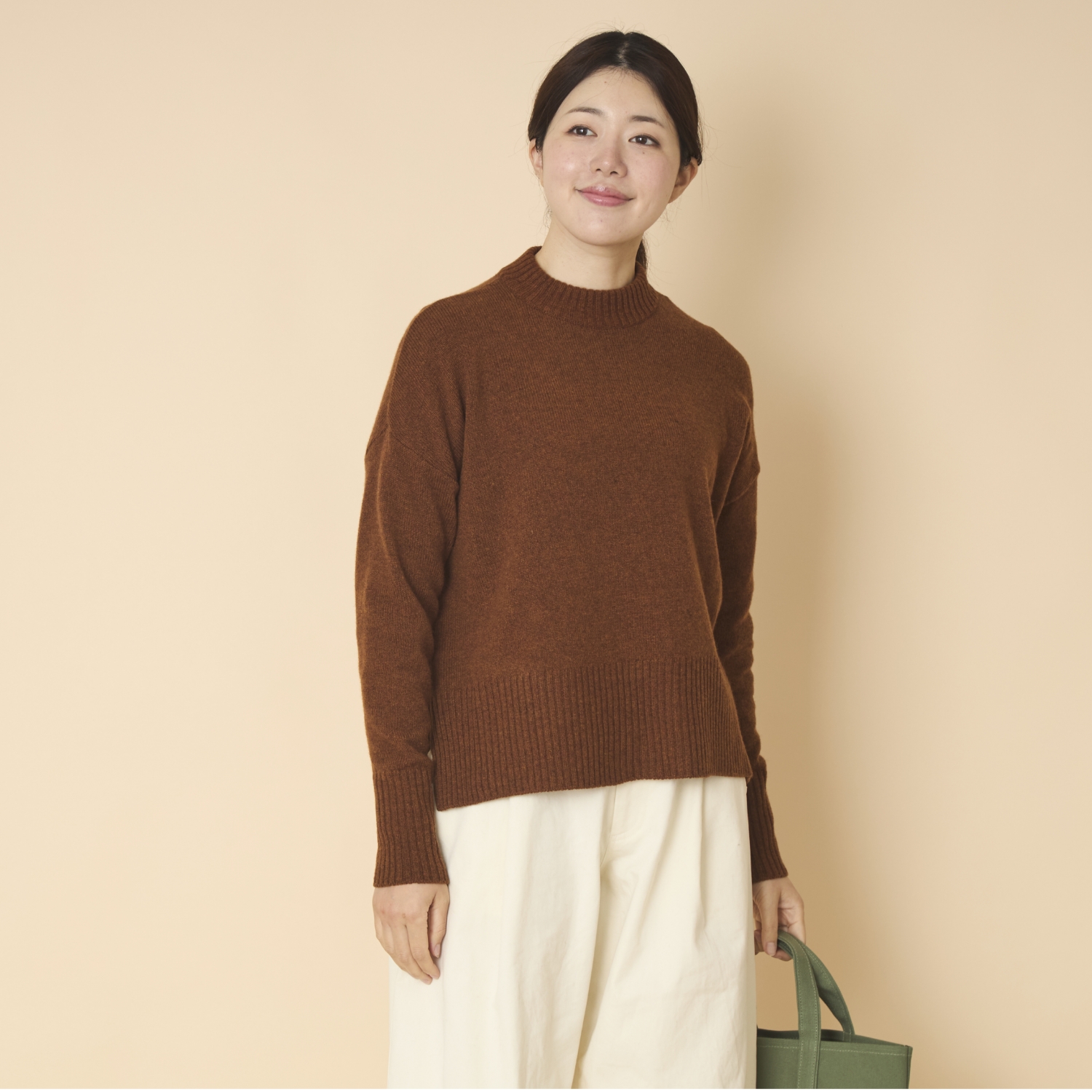 NARU/タスマニアラムウールハイネックニット
