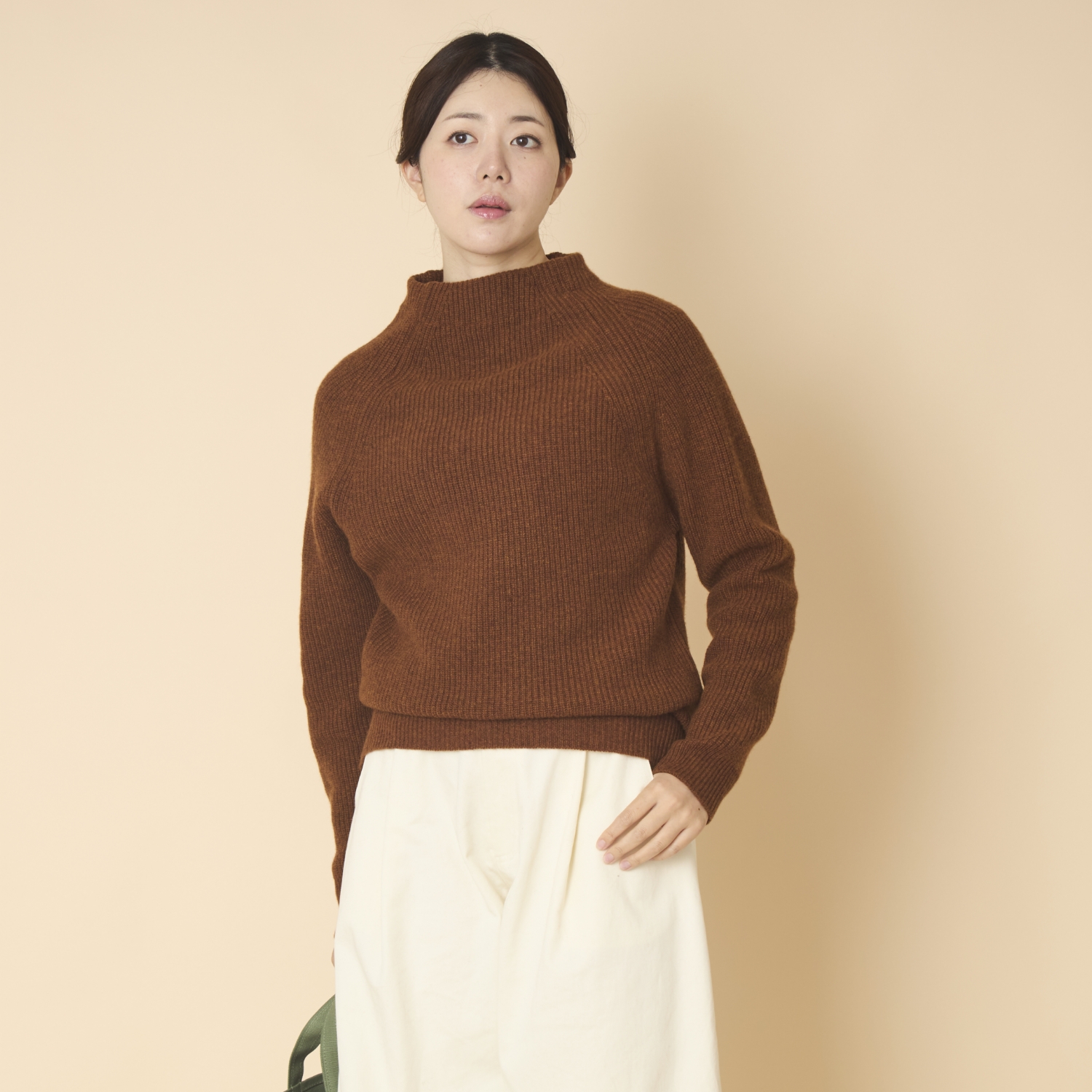 NARU/タスマニアラムウールボトルネックニット
