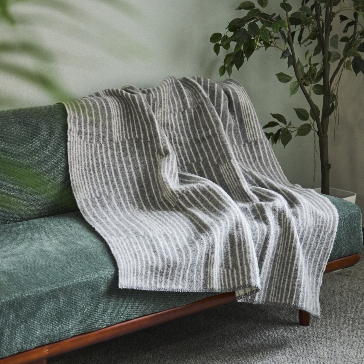 LAPUAN KANKURIT/AURORA blanket 100×150cm -雄大なオーロラを、線と