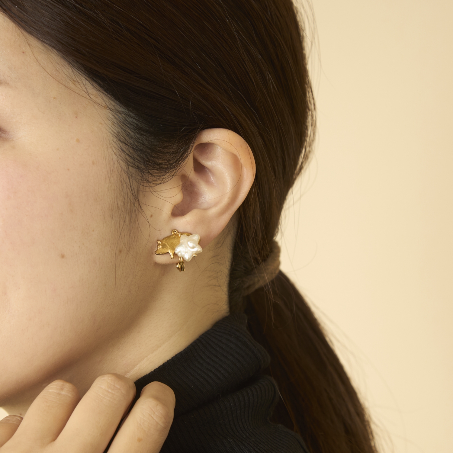 laneii/ブラスモチーフイヤリング