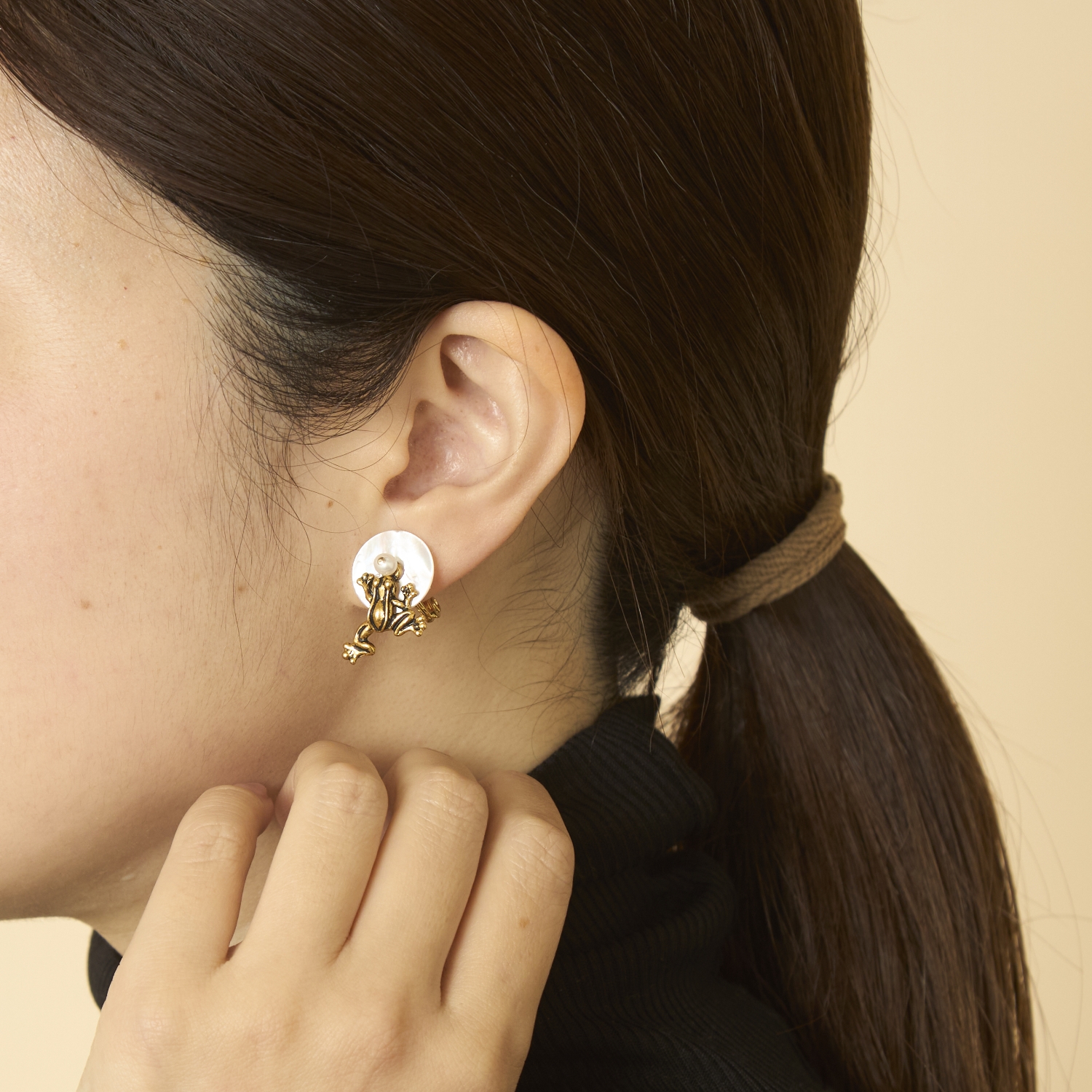 laneii/ブラスモチーフイヤリング