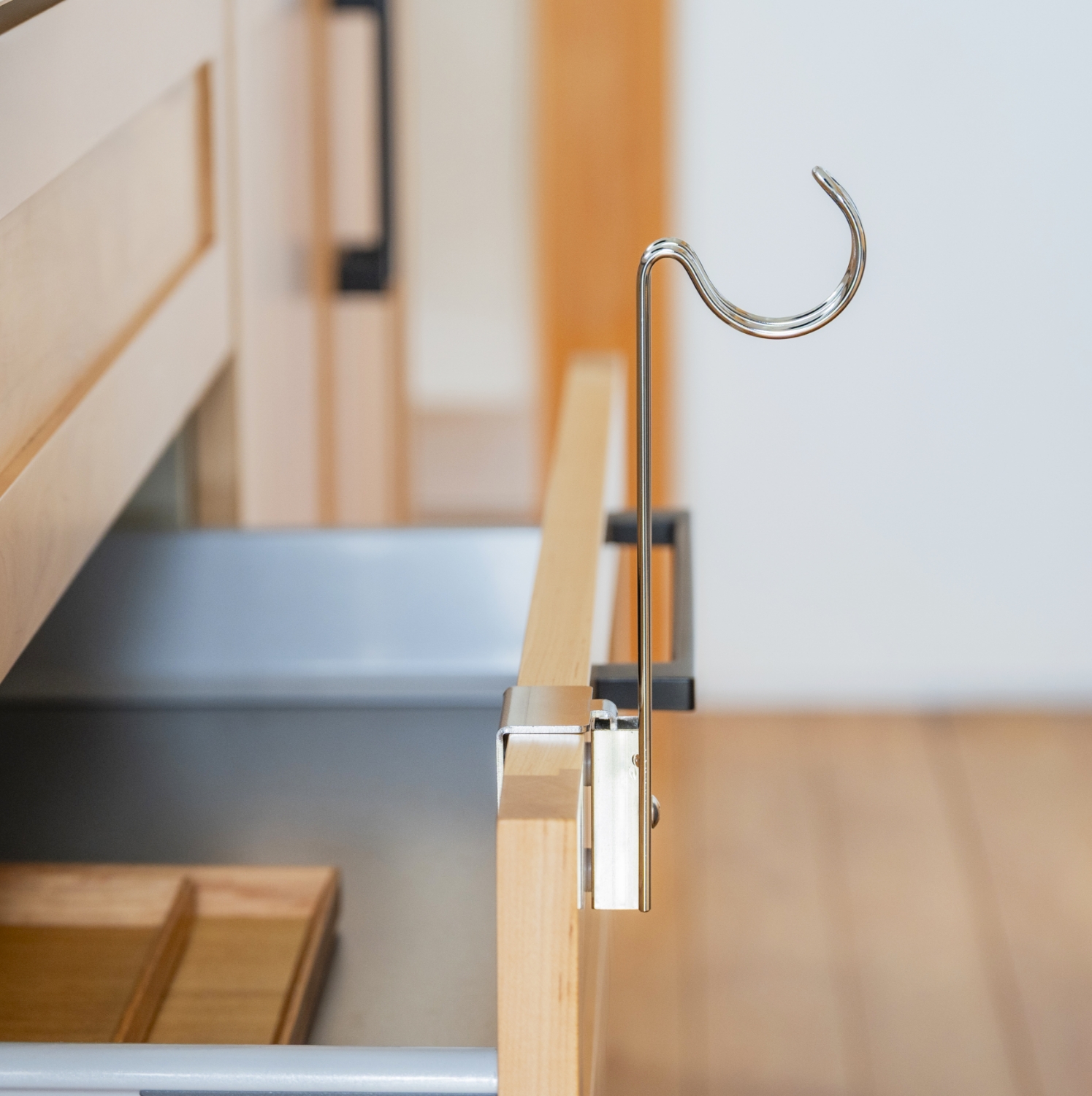 bws SELECTION/すっきり暮らす 浮いてみえるタオルホルダー ロータイプ