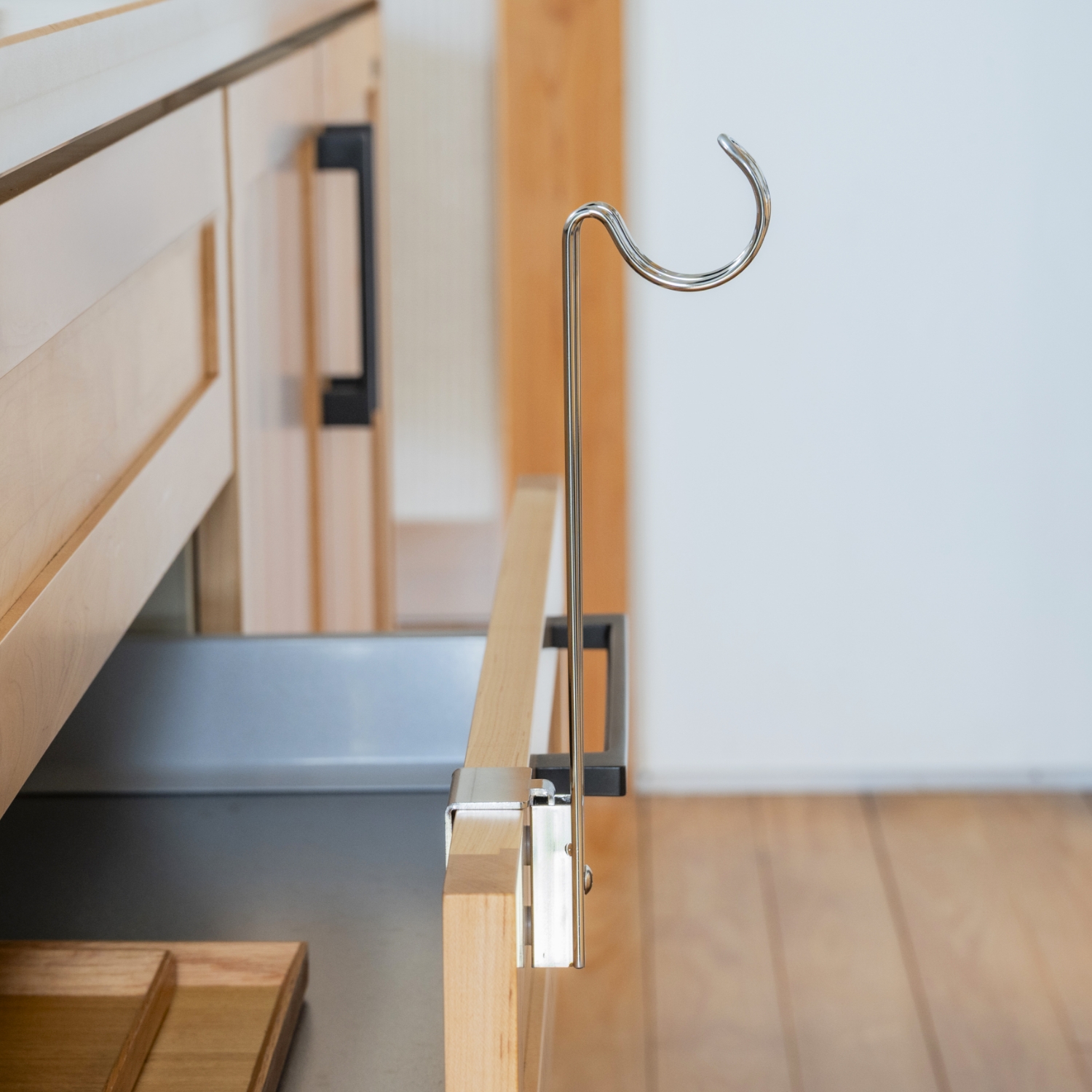 bws SELECTION/すっきり暮らす 浮いてみえるタオルホルダー ハイタイプ