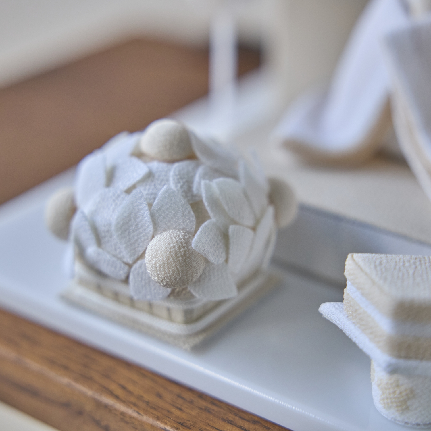 KYOTO YUMEMIYA/白粋 桜舞うお雛様