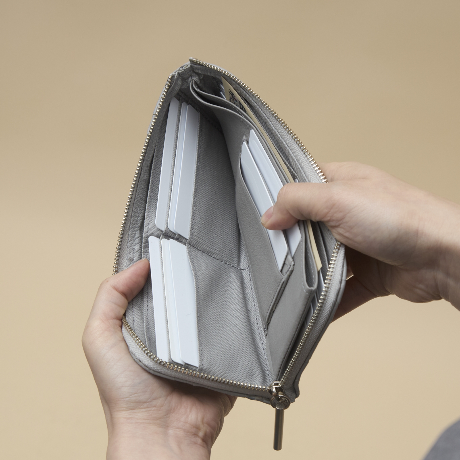 POMTATA/DRIA L-ZIP LONG WALLET