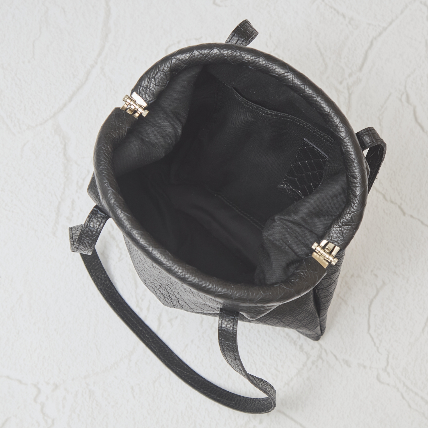 POMTATA/DLIA FRAME SAC ブラック