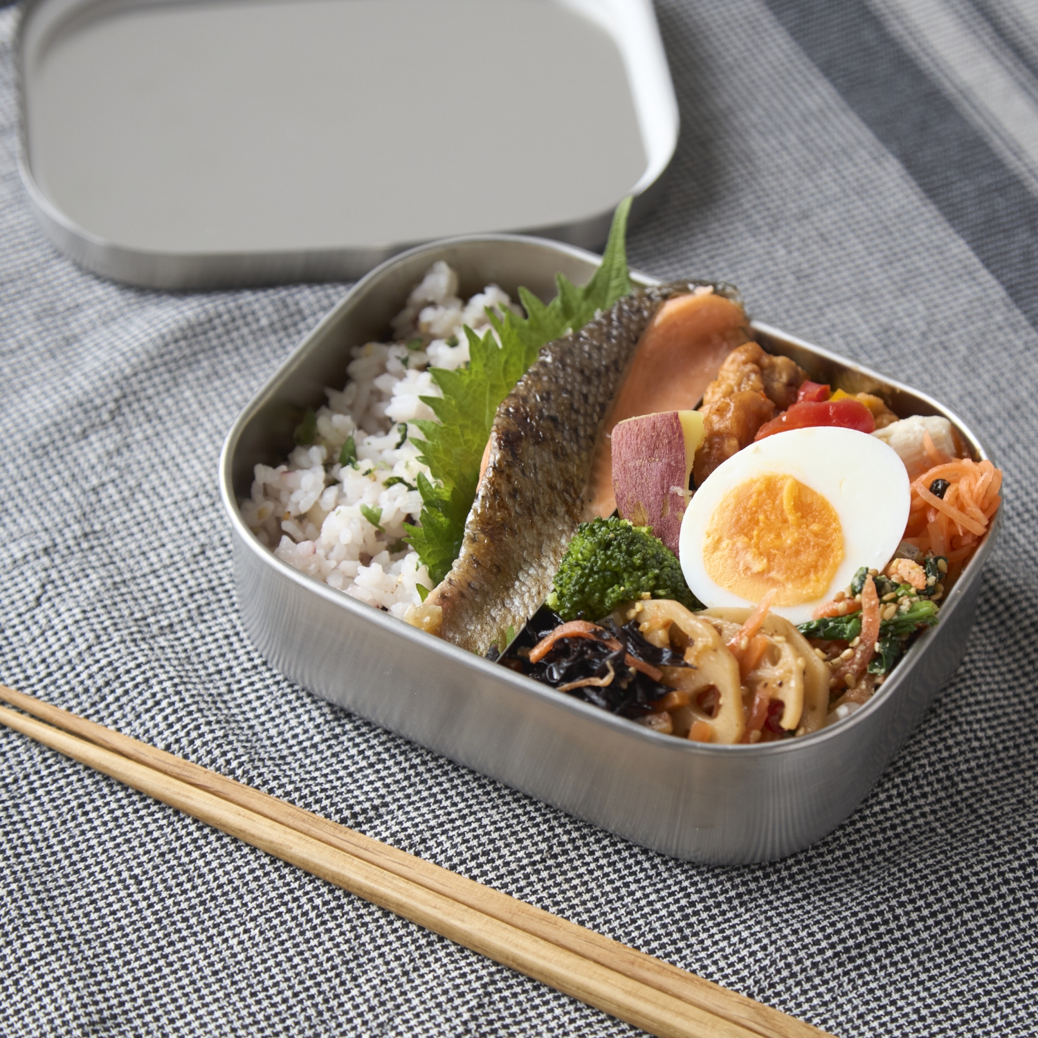 basislab/角弁当箱 中1段 -新潟県燕三条で作られた、食洗機対応のお