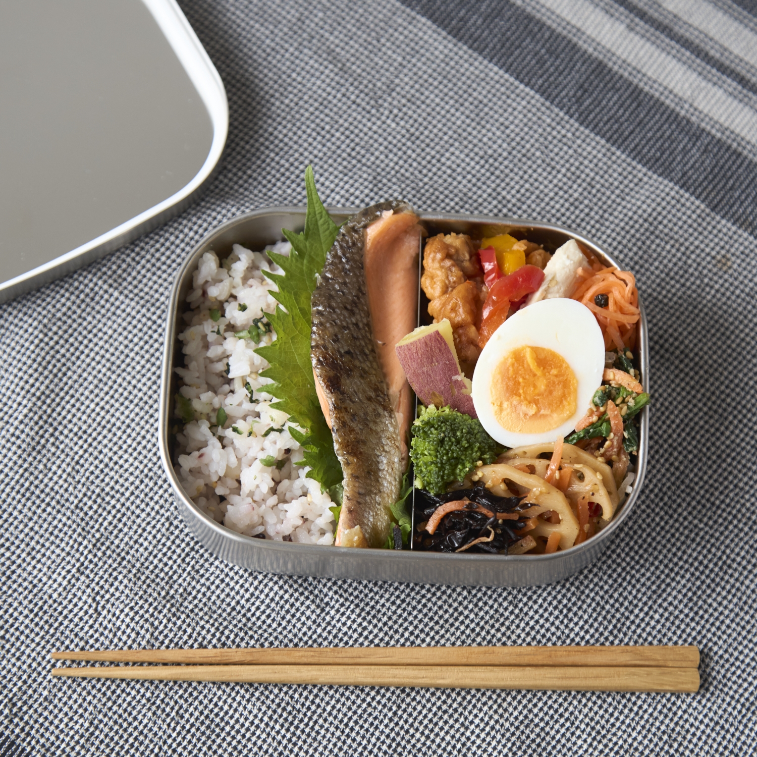 角弁当箱 中1段