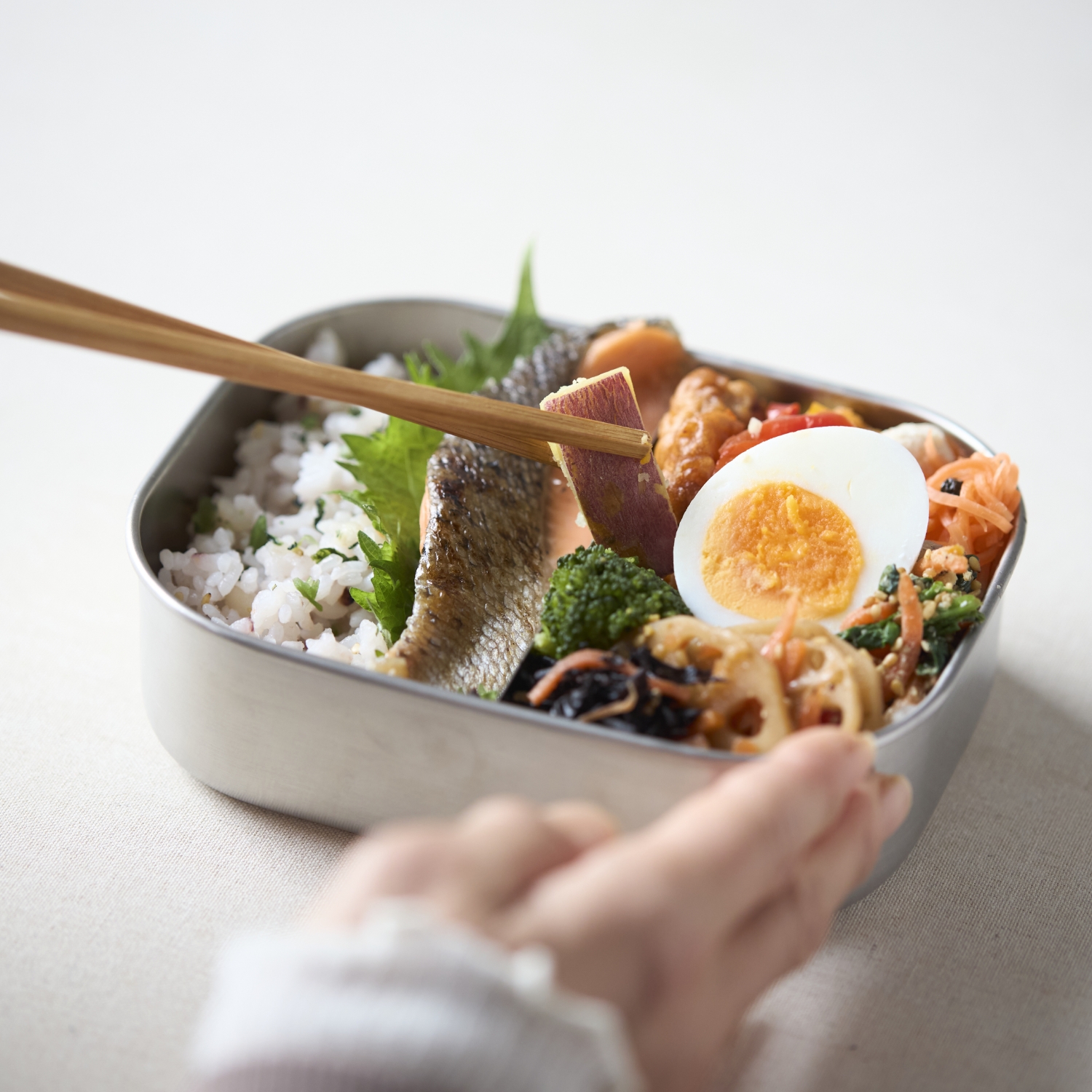 角弁当箱 中1段