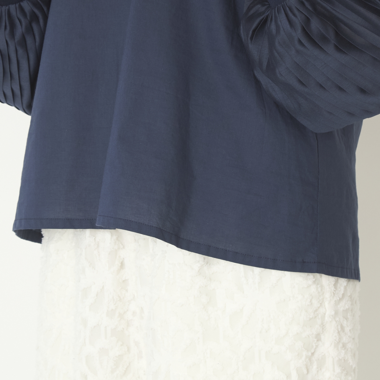 denicher/ドッキングプリーツスリーブブラウス