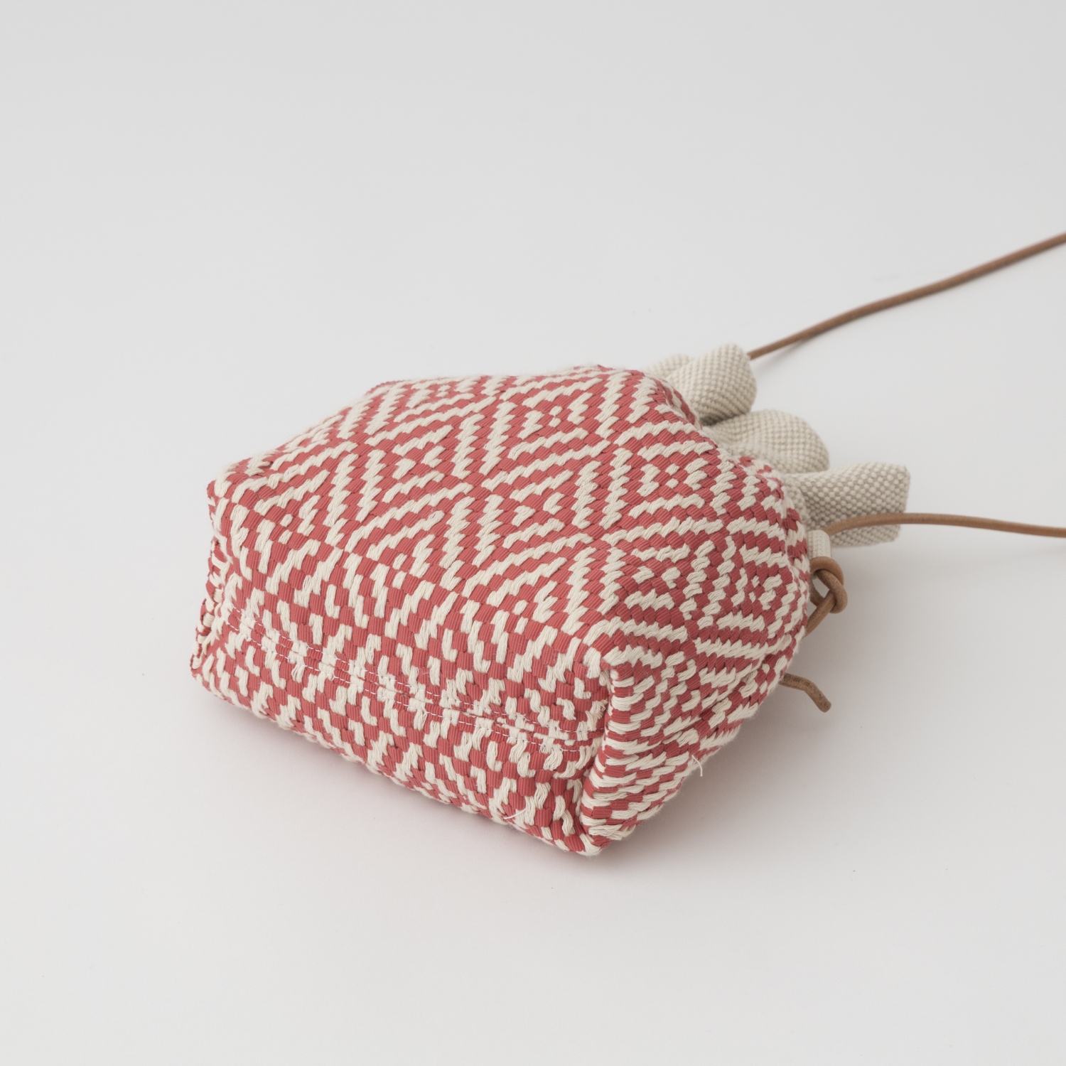 trois temps/リボン織の巾着ポシェット