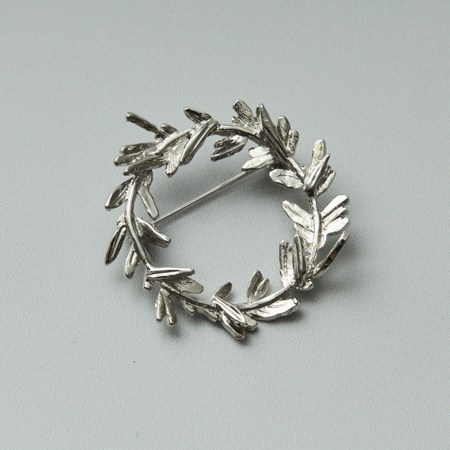 Ouca/リーフ+淡水パールブローチ サークル