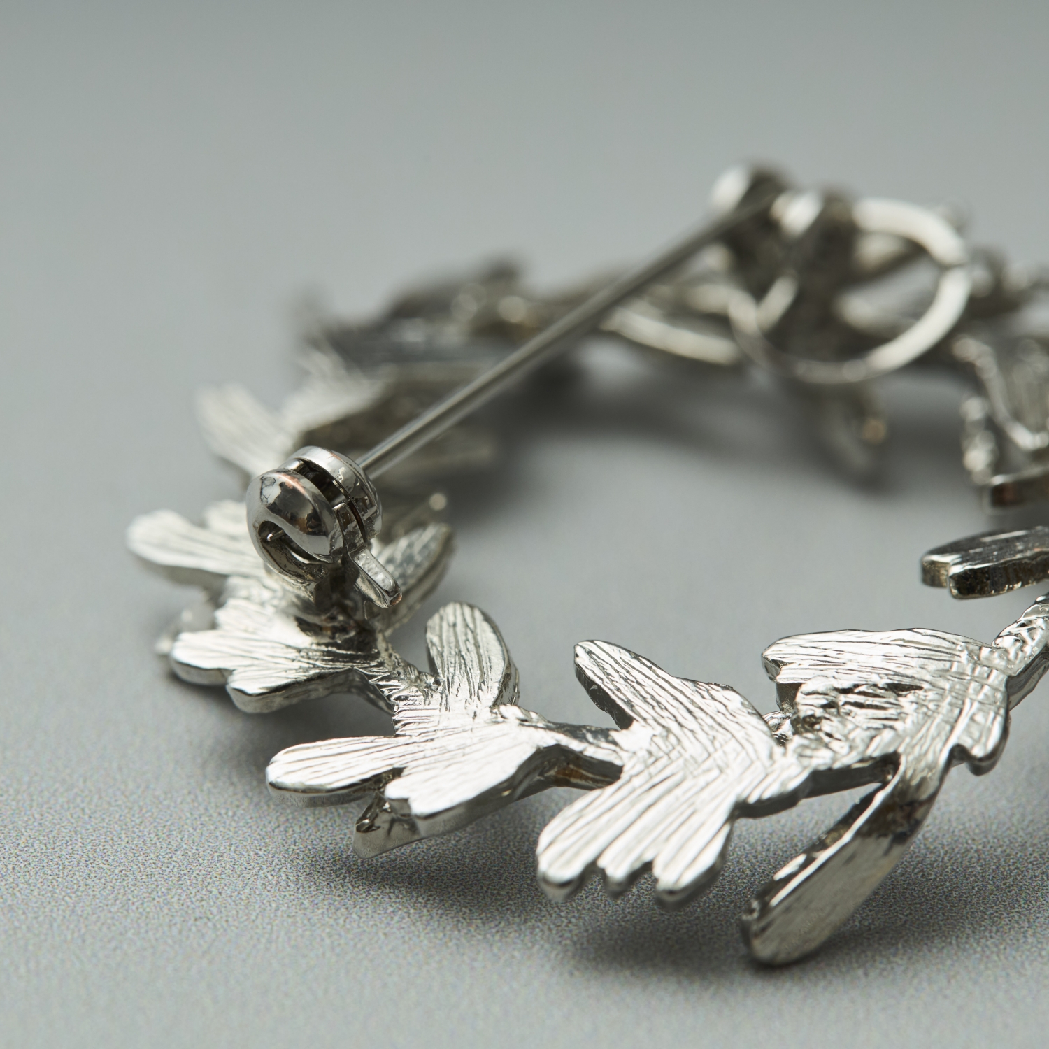 Ouca/リーフ+淡水パールブローチ サークル