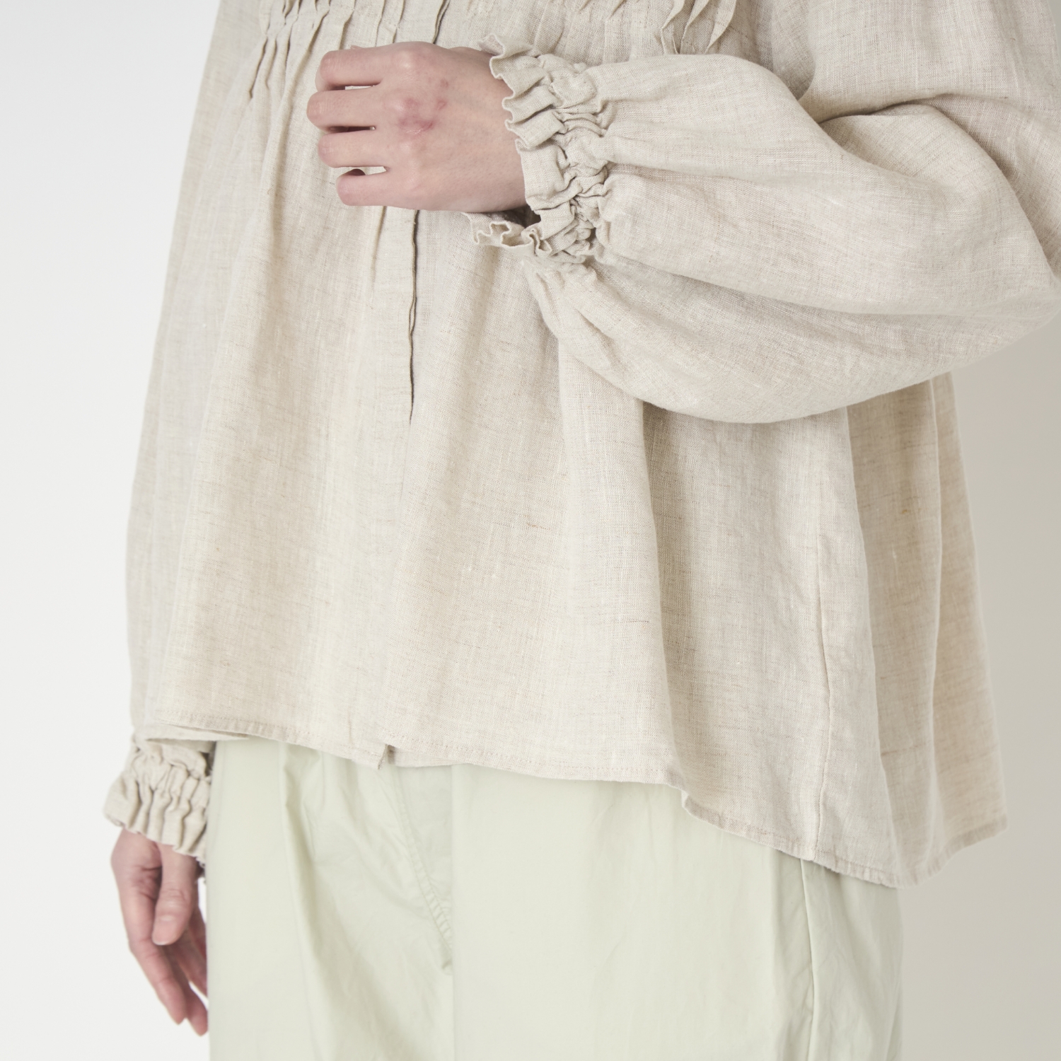 ubasoku/ウェーブピンタックブラウス