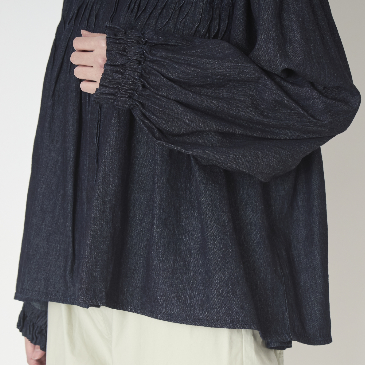 ubasoku/ウェーブピンタックブラウス インディゴ