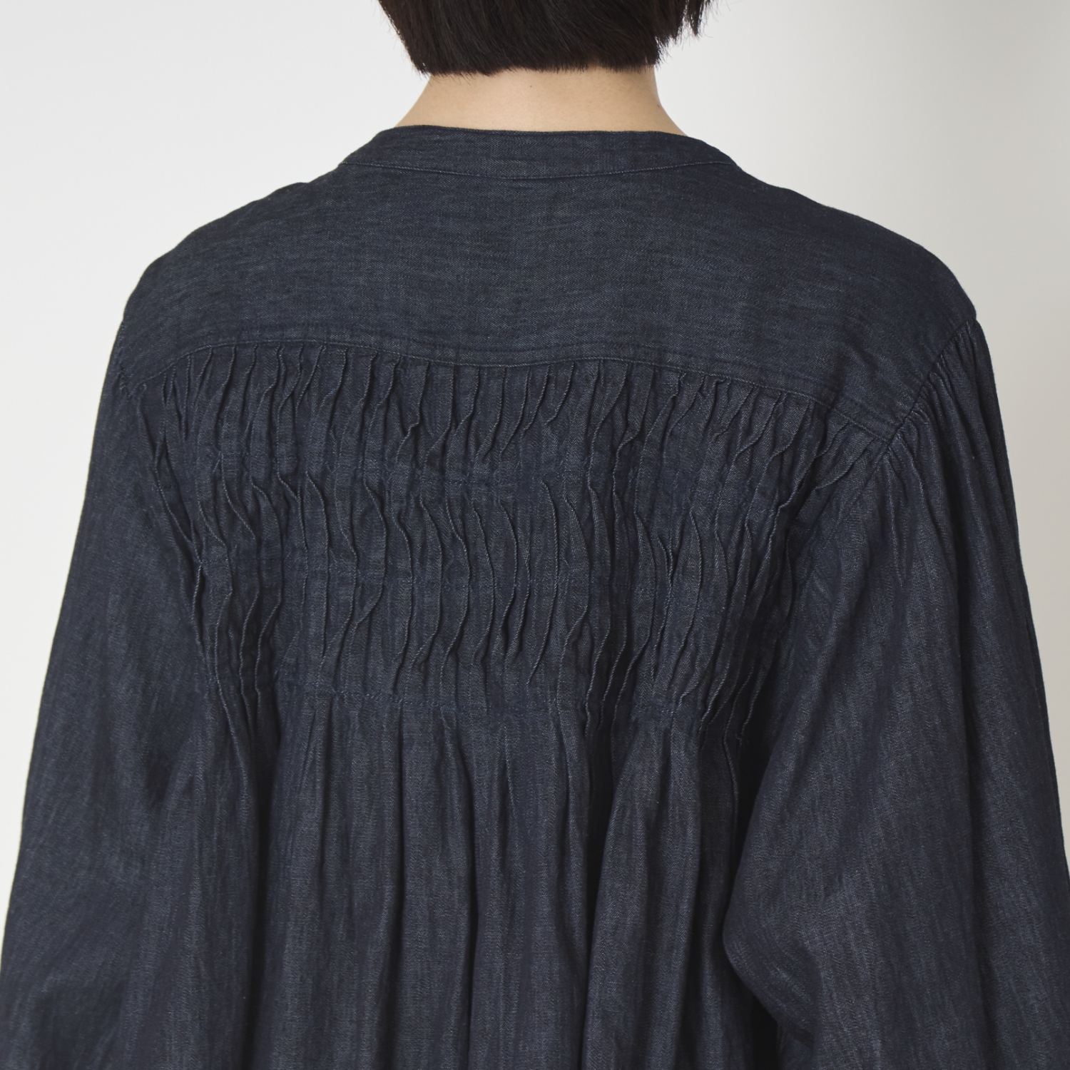 ubasoku/ウェーブピンタックブラウス インディゴ