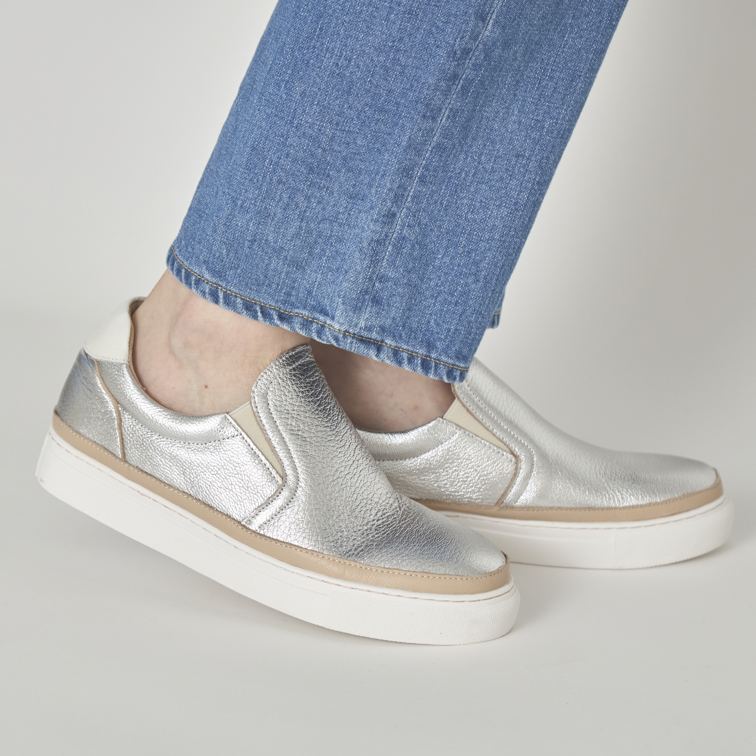 SAYA/本革インヒールスリッポン