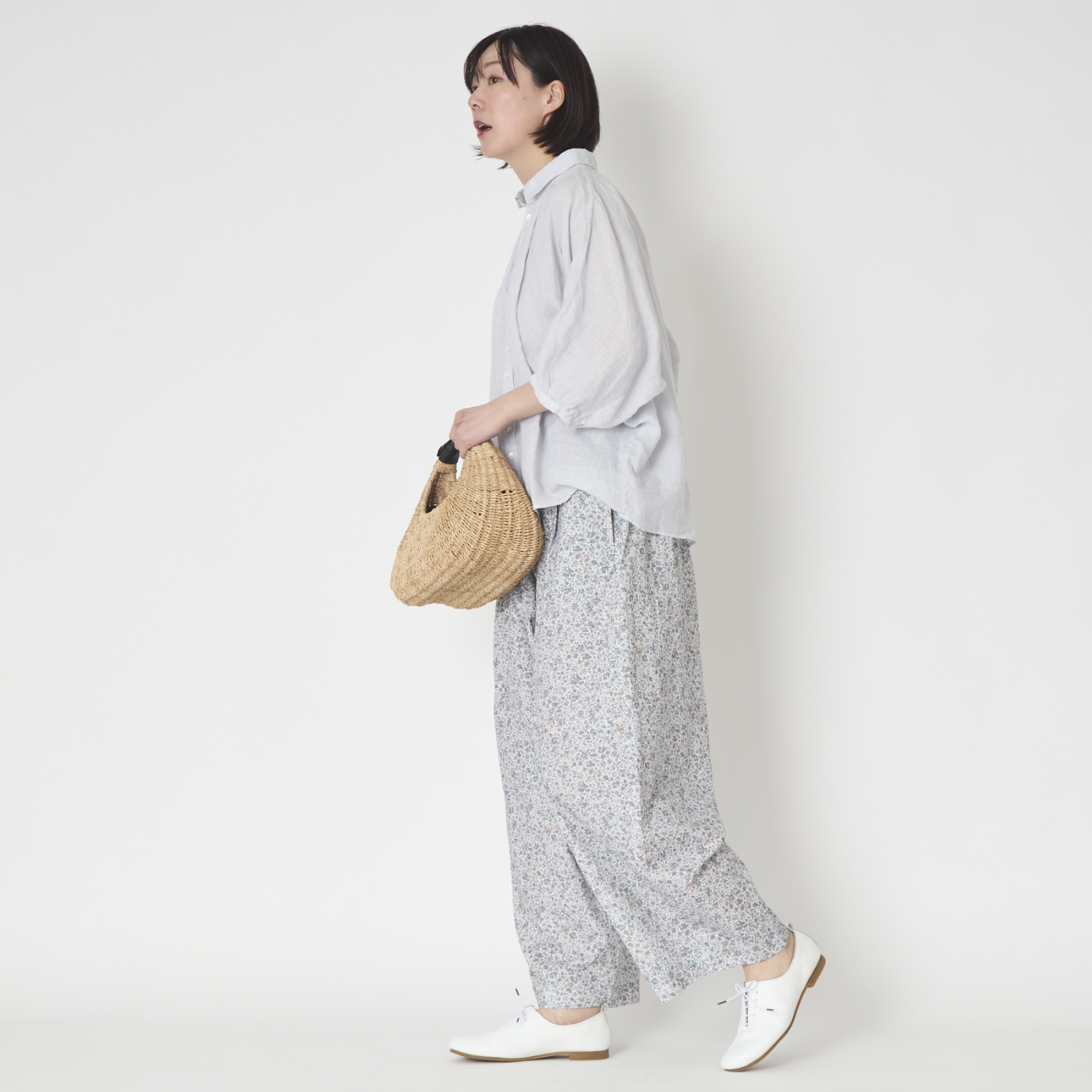 TUTIE./コットンリネンフラワープリントパンツ