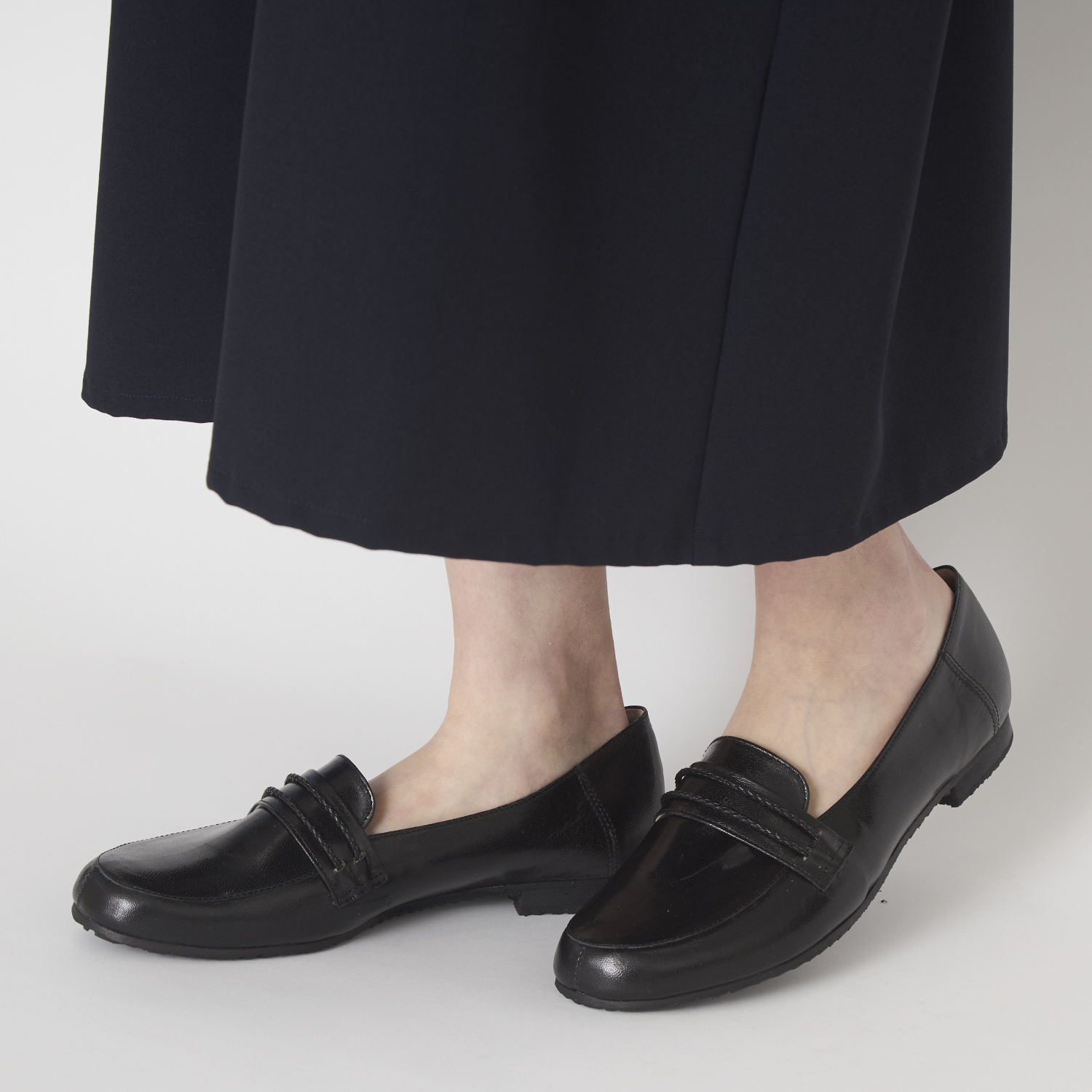 KUTSUNE/LIGHT RIGHT LITHE LOAFER