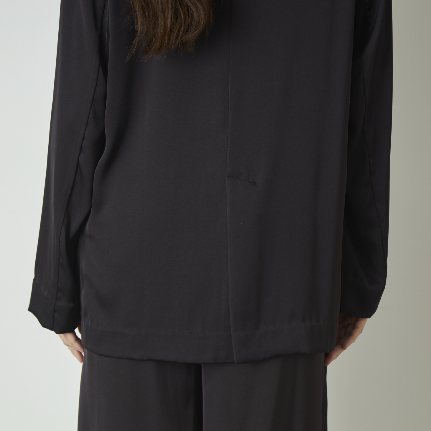 DRESS HERSELF/シルクサテンシャツジャケット