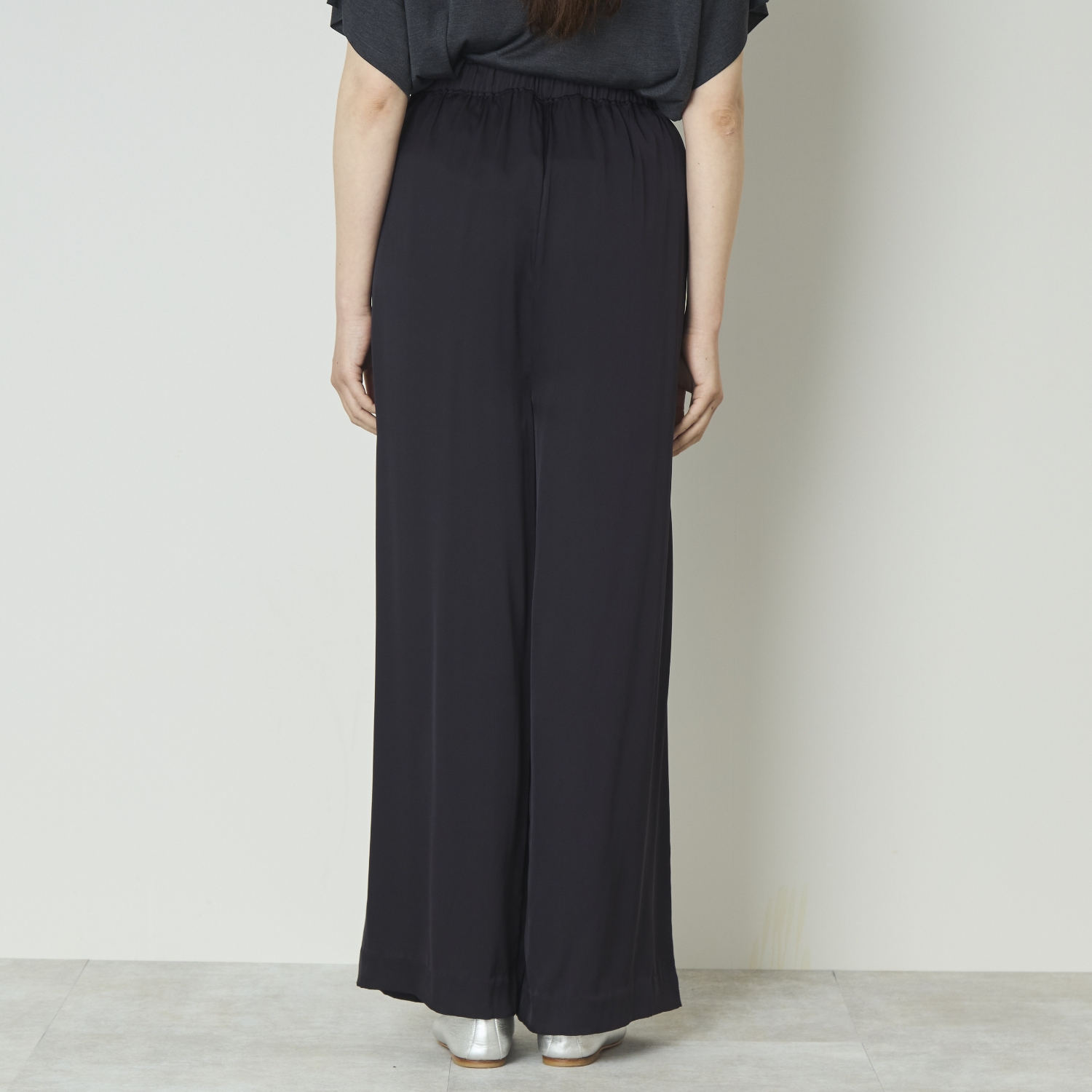 DRESS HERSELF/シルクサテンワイドパンツ