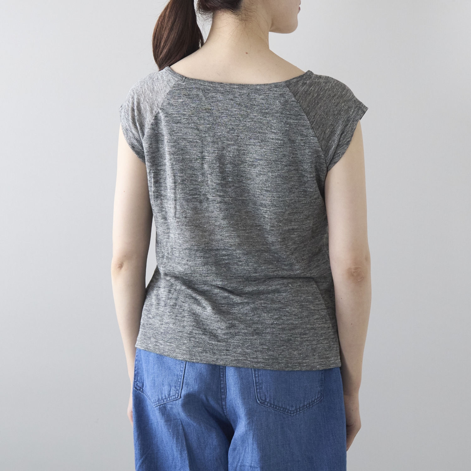 Kilka/風を通してひんやり涼しいリネン100％ブラトップ フレンチスリーブ