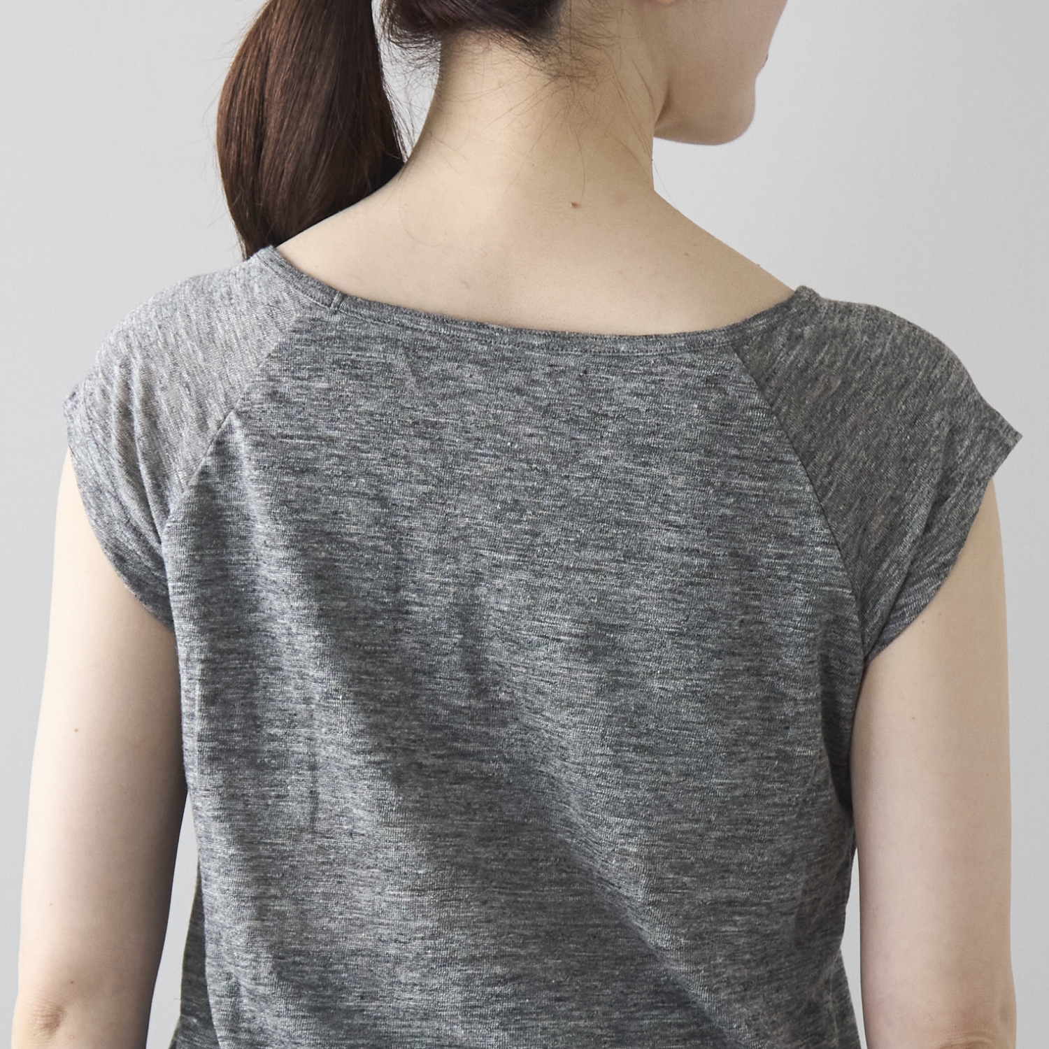 Kilka/風を通してひんやり涼しいリネン100％ブラトップ フレンチスリーブ
