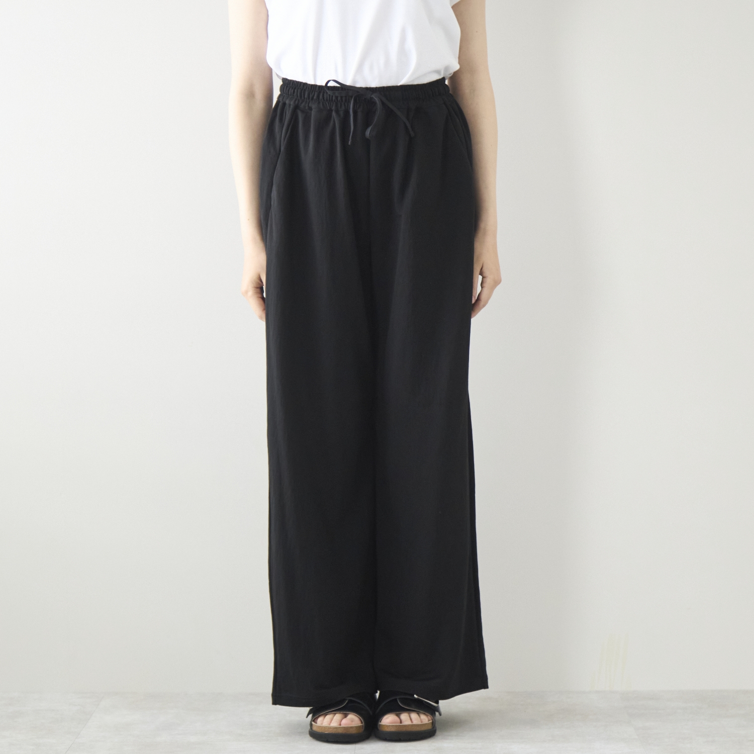 Kilka/接触冷感素材のきれい見えストレッチパンツ