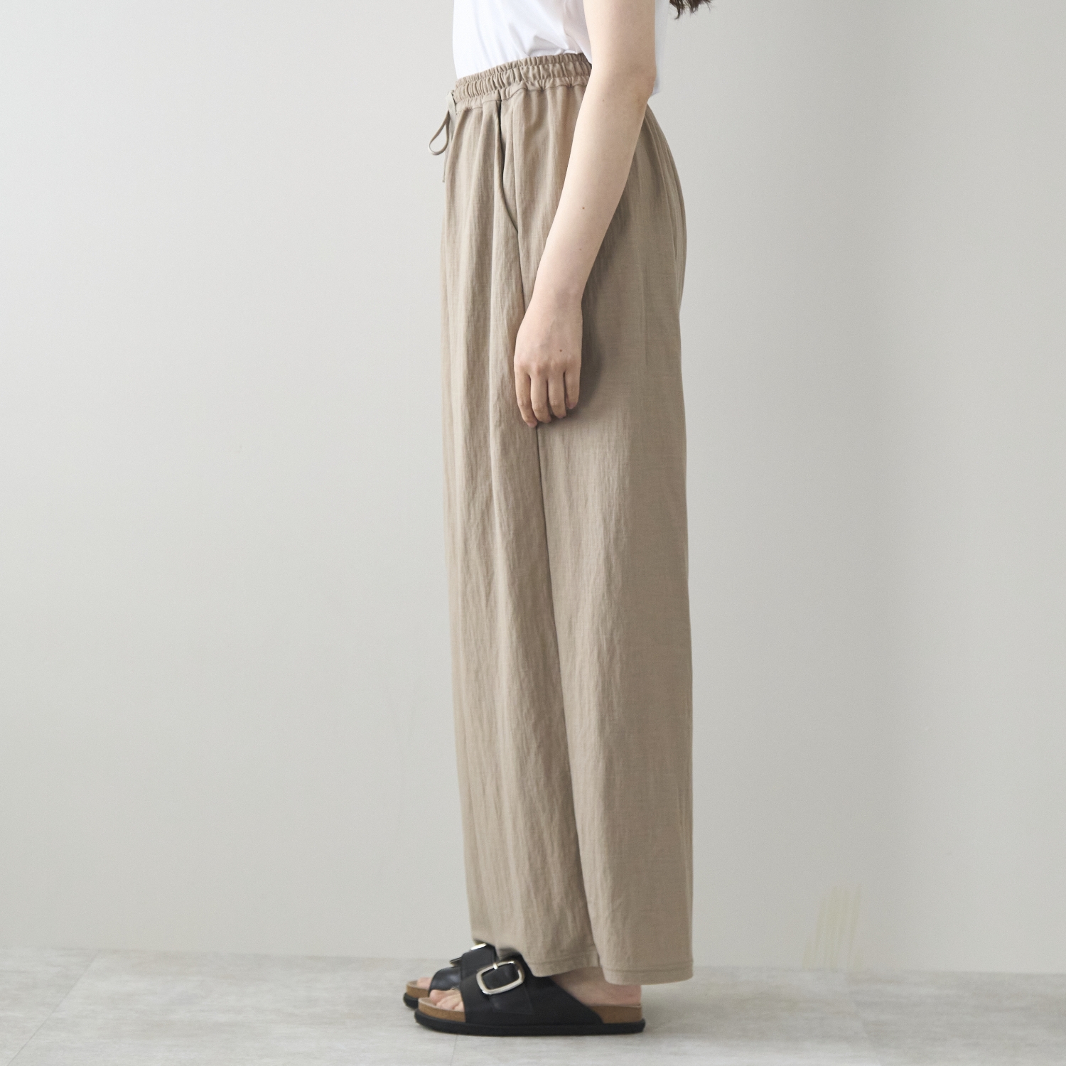 Kilka/接触冷感素材のきれい見えストレッチパンツ