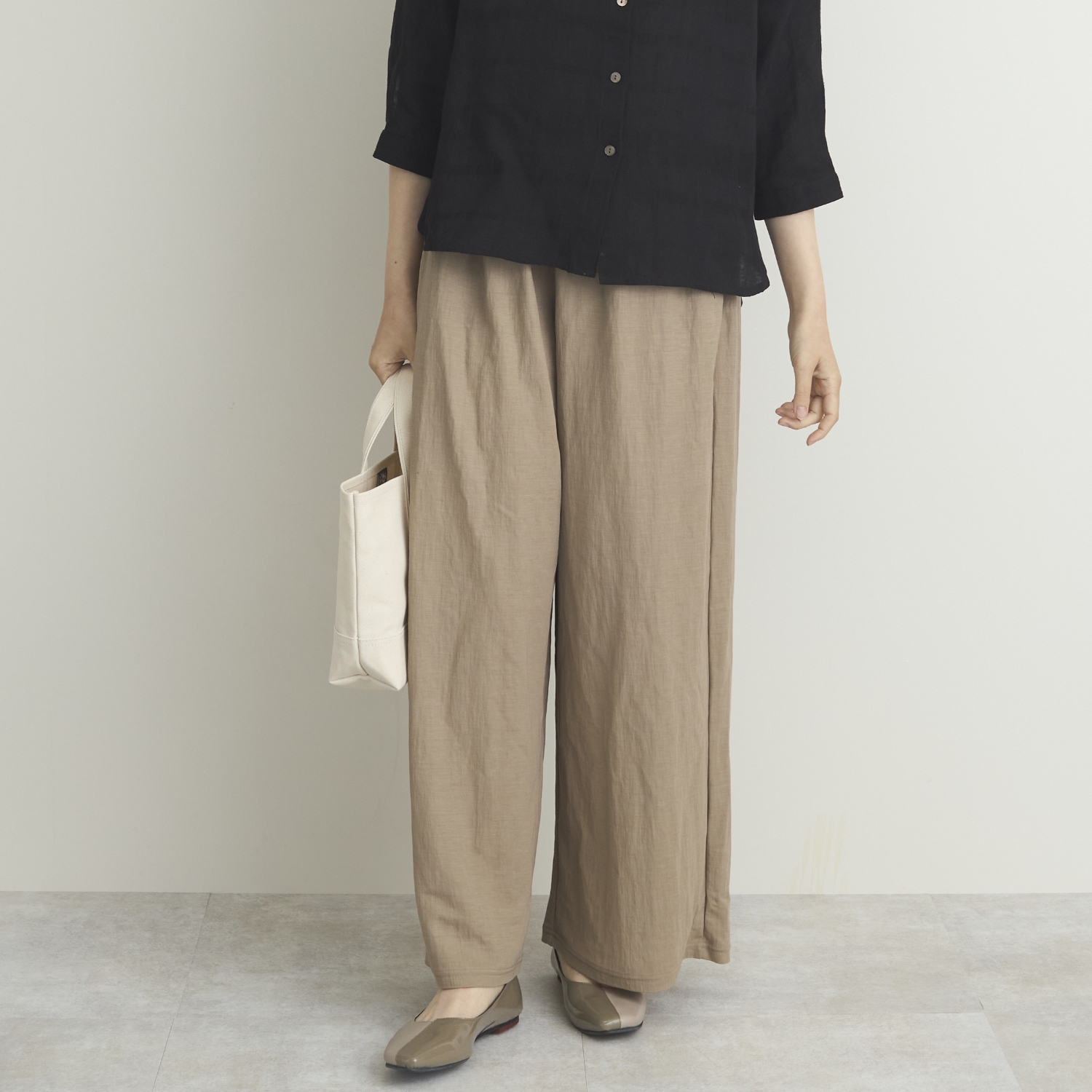 Kilka/接触冷感素材のきれい見えストレッチパンツ