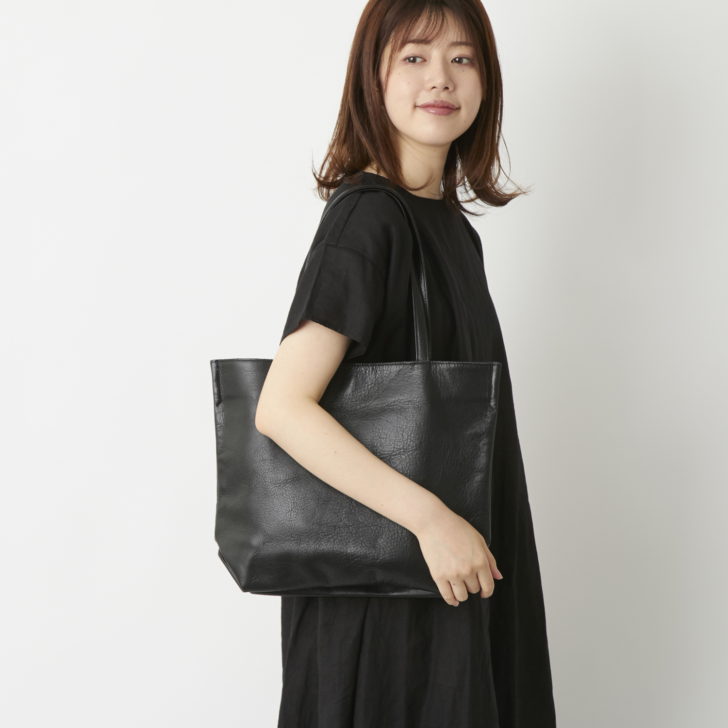 TRAD+/撥水レザートートバッグ L -雨の日でも使える撥水加工のレザー 