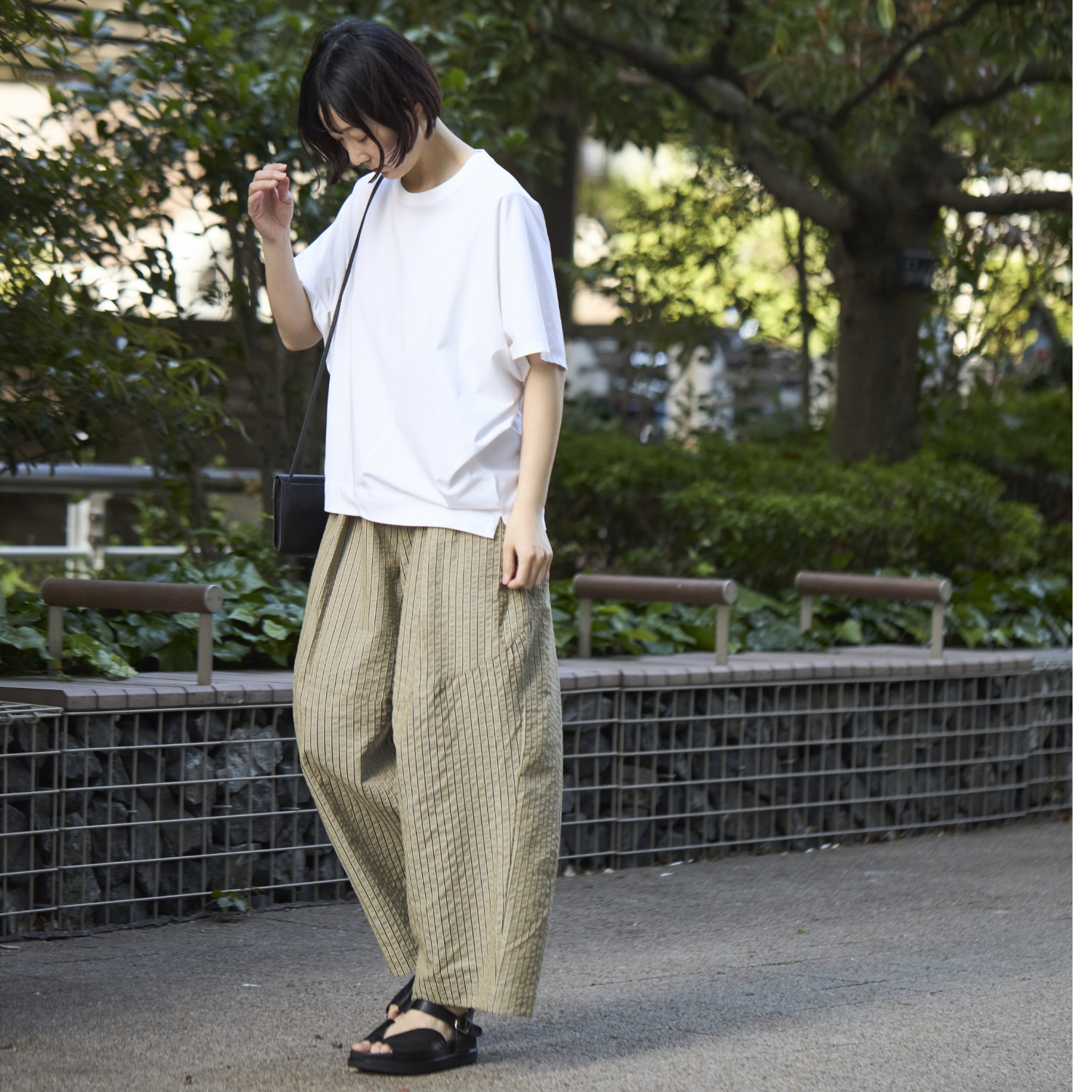 Kilka/風が通るストライプのカーブパンツ