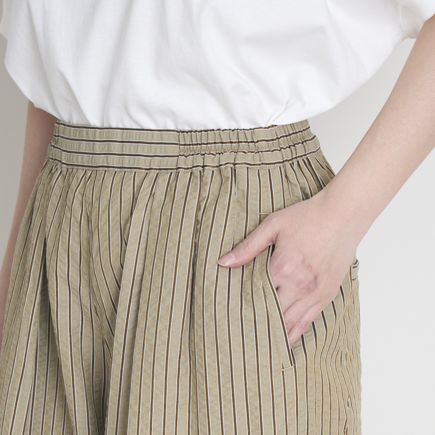Kilka/風が通るストライプのカーブパンツ