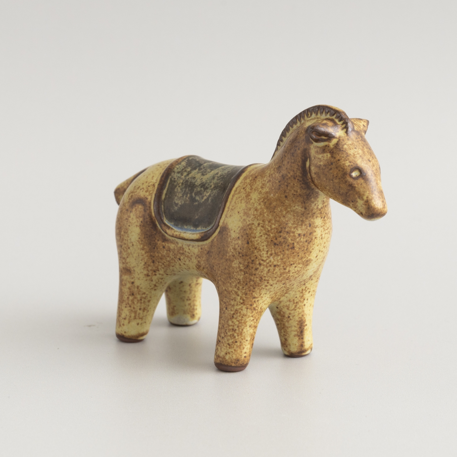かしわ窯/オブジェ A wooden horse