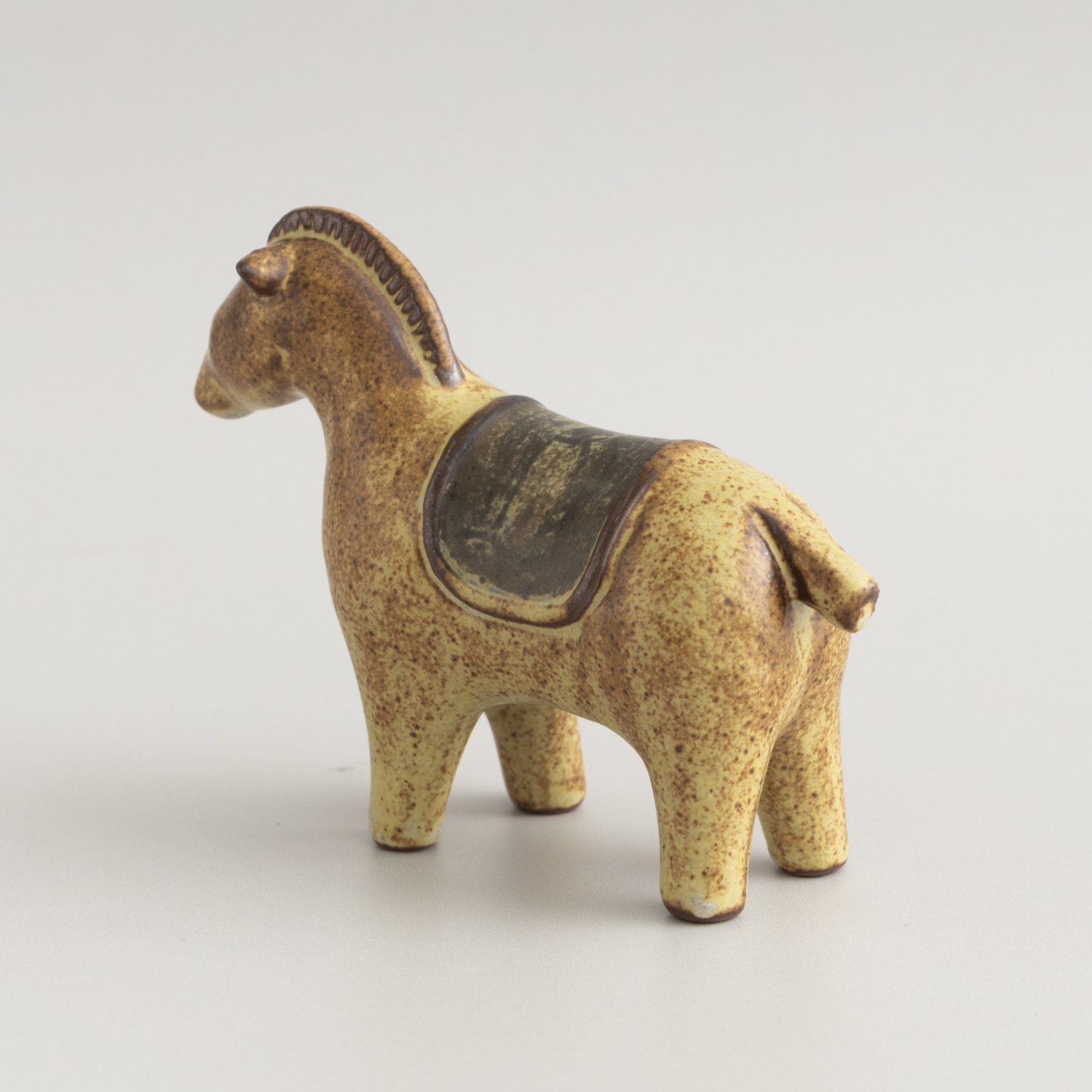 かしわ窯/オブジェ A wooden horse