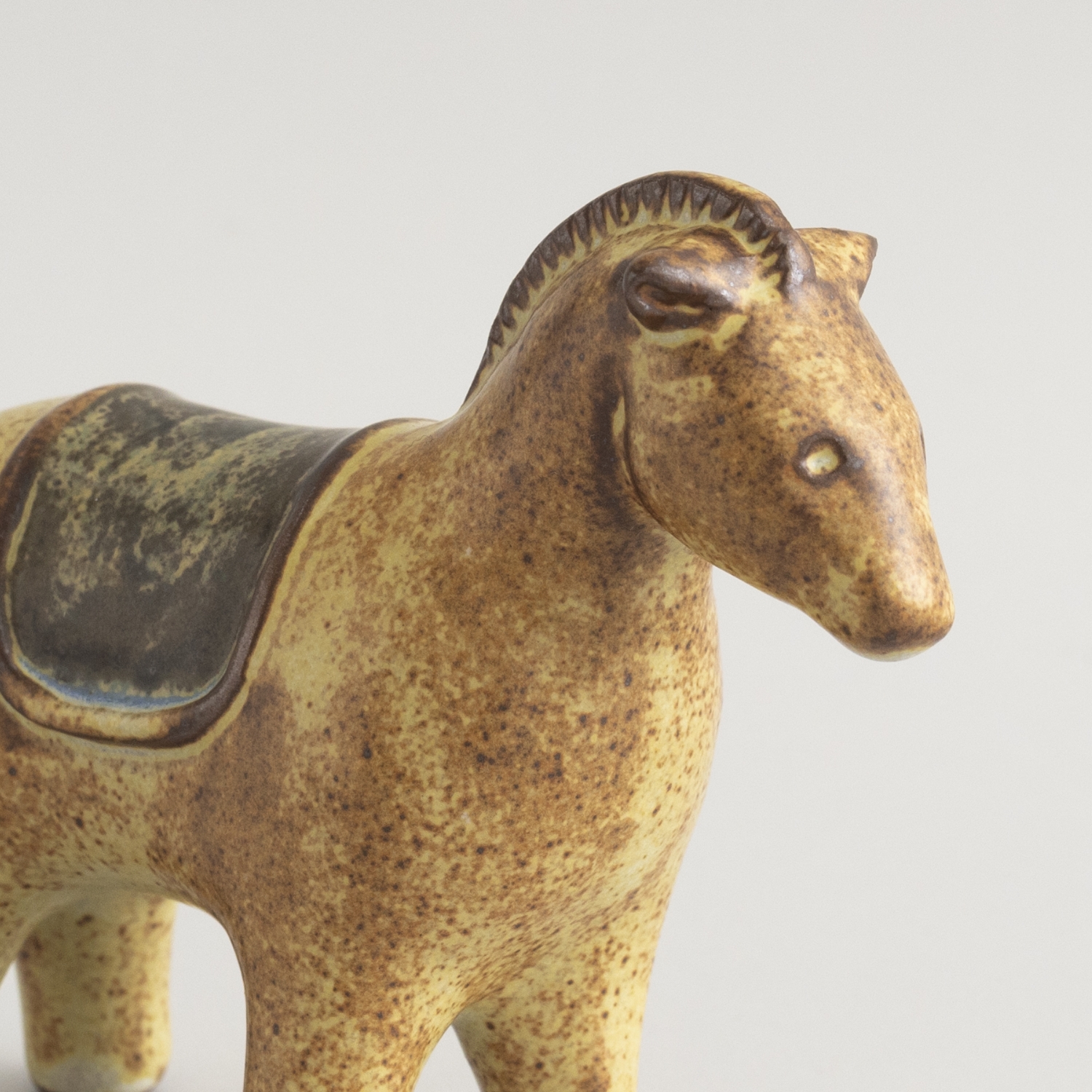 かしわ窯/オブジェ A wooden horse