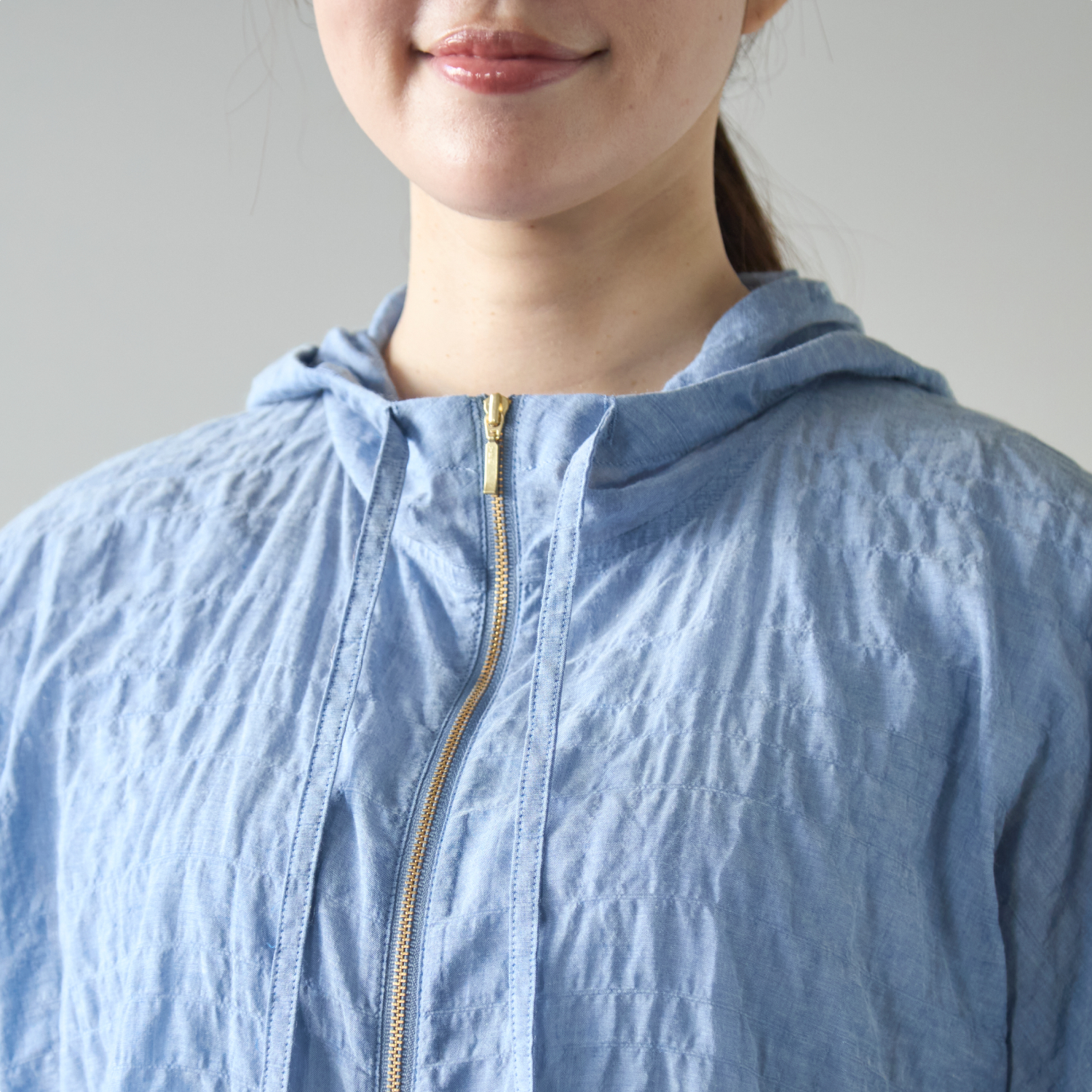 Kilka/軽くてシワを気にせず使える、薄手コットンパーカー