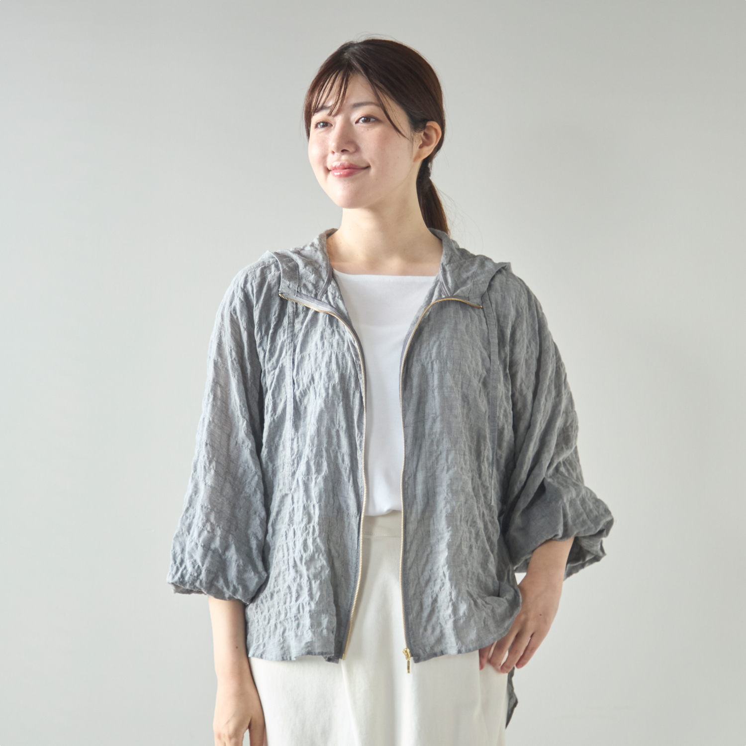 Kilka/軽くてシワを気にせず使える、薄手コットンパーカー