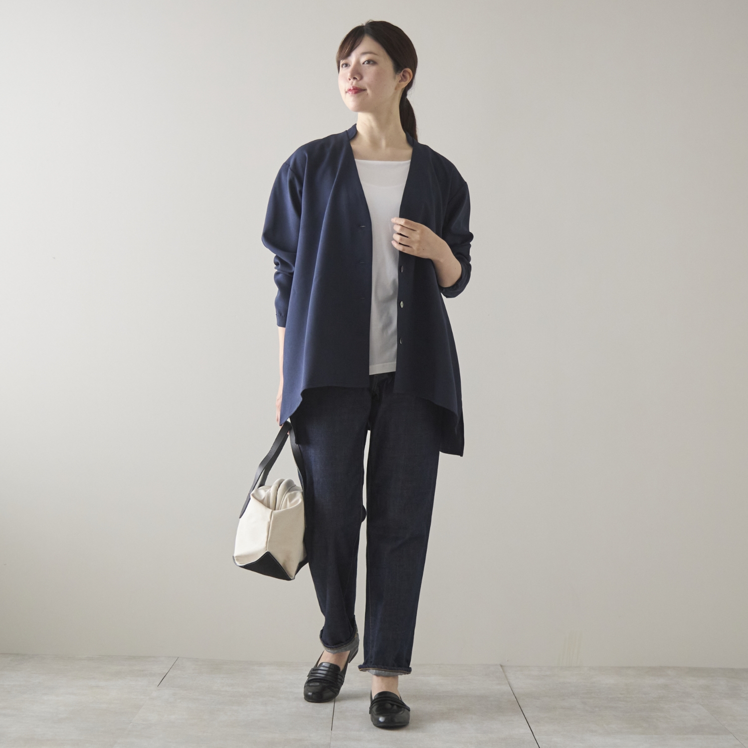 Kilka/アイロンいらずで家で洗えるVネックブラウスジャケット