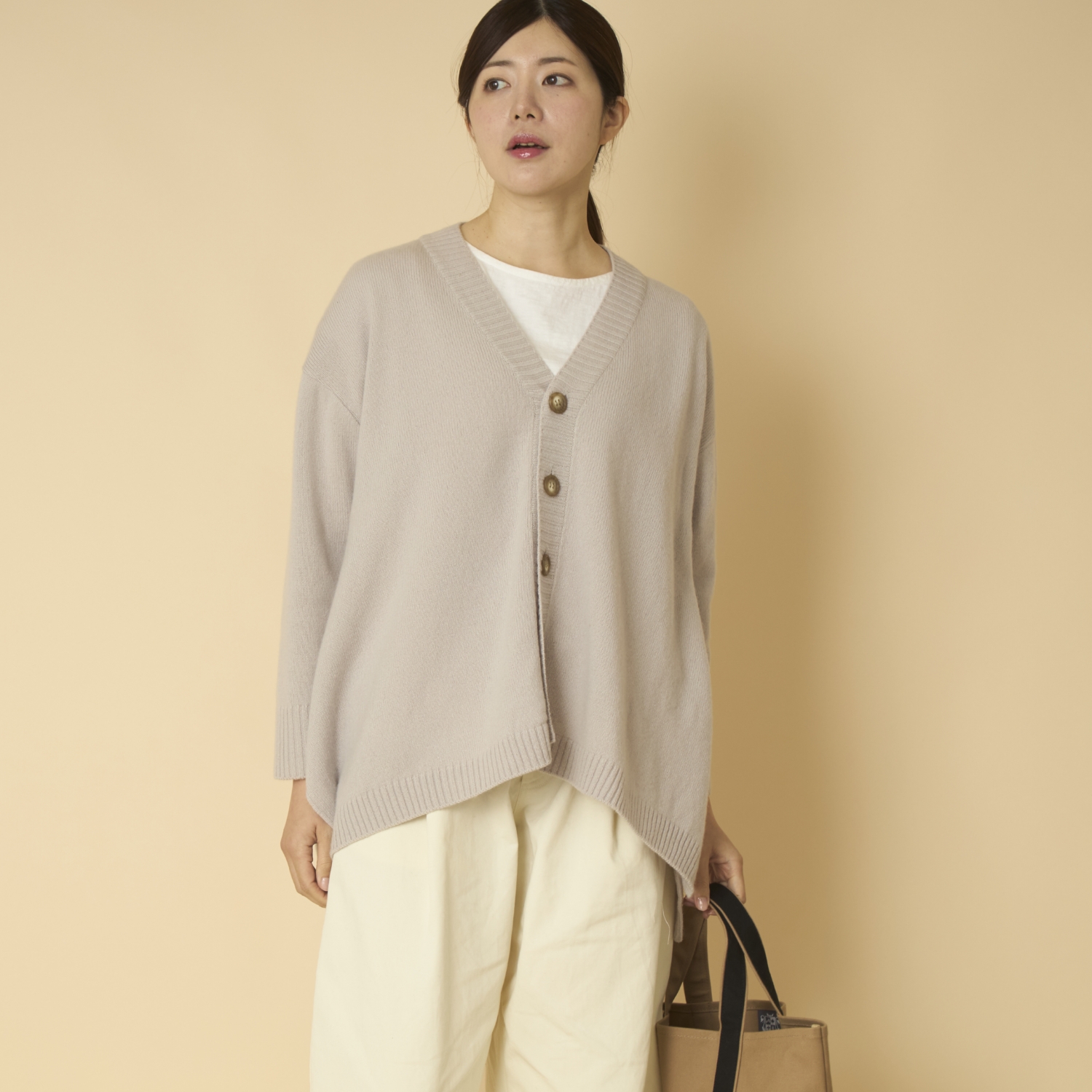 NARU/タスマニアラムAラインカーディガン -ゆったりシルエットで脱ぎ着