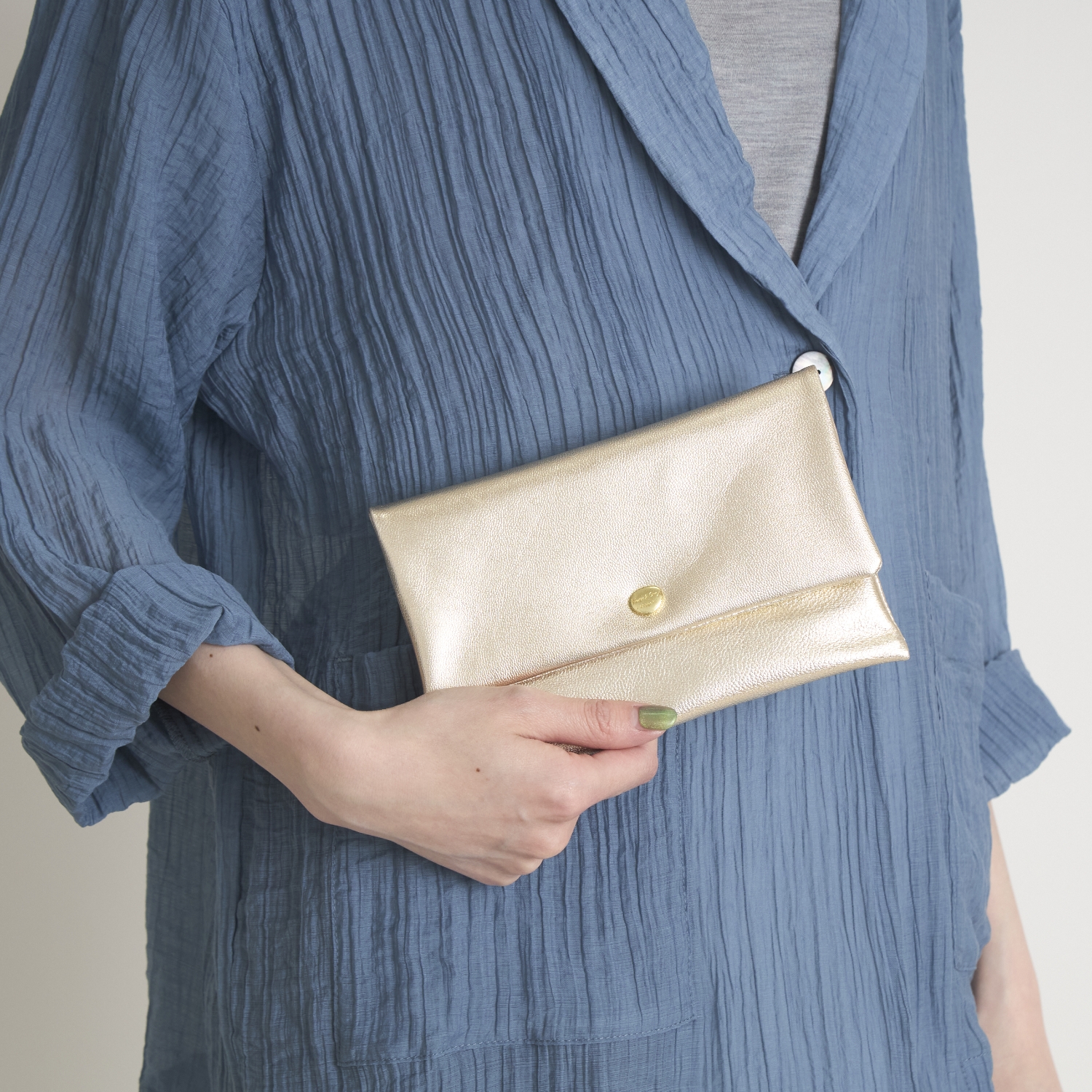 Neutral Gray/ハスキーロングウォレット　メタリックレザー