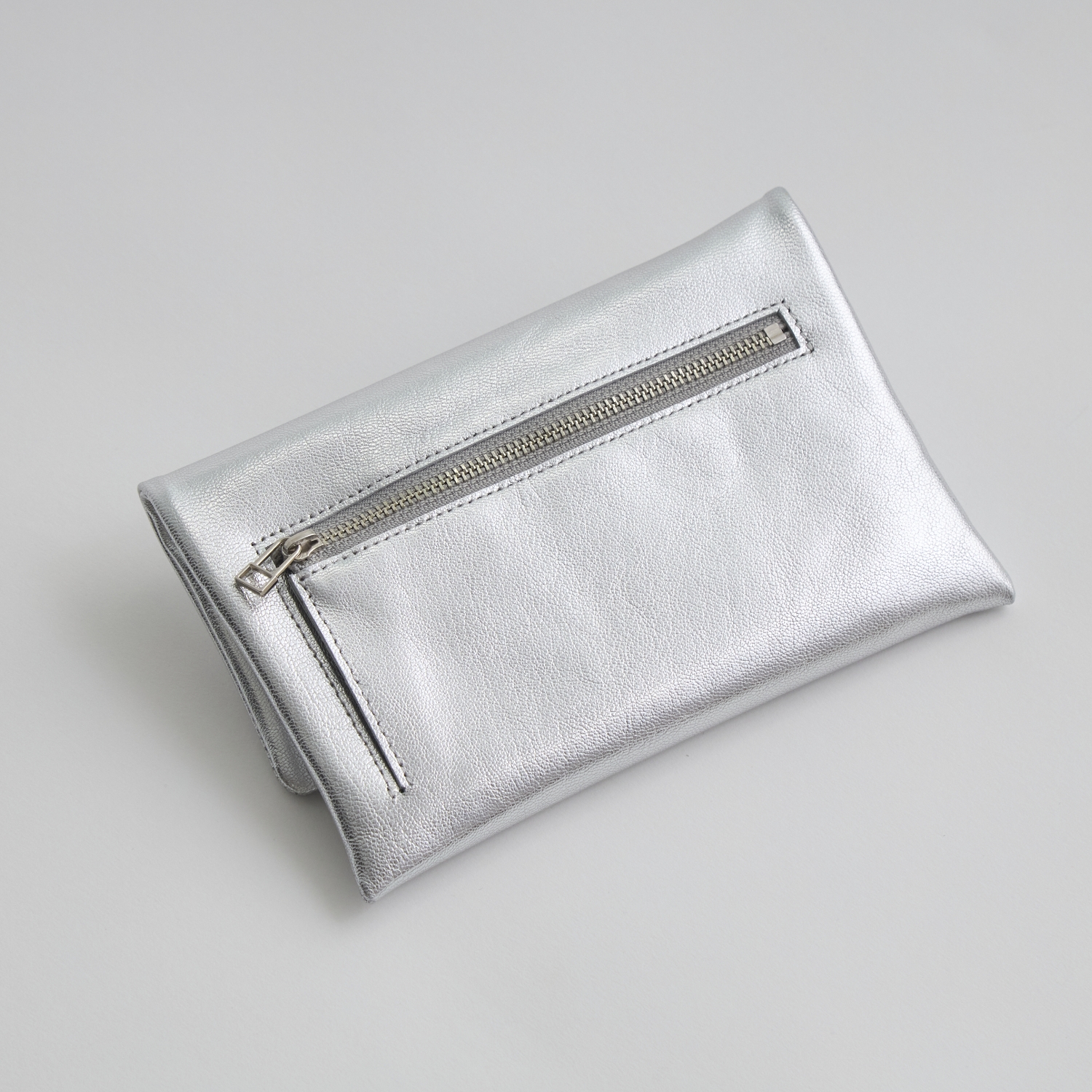 Neutral Gray/ハスキーロングウォレット　メタリックレザー