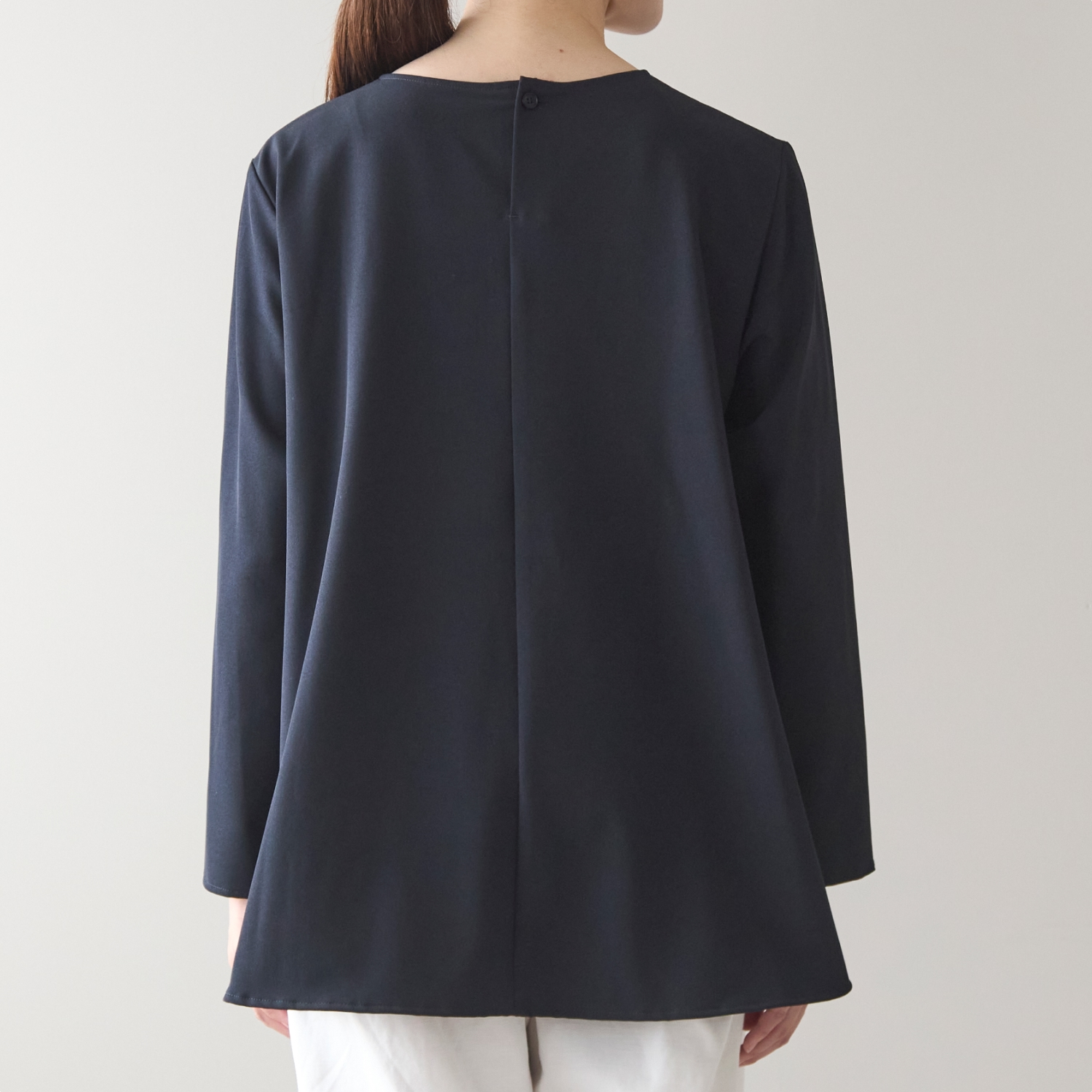 Kilka/洗えてシワになりにくい着やせブラウス