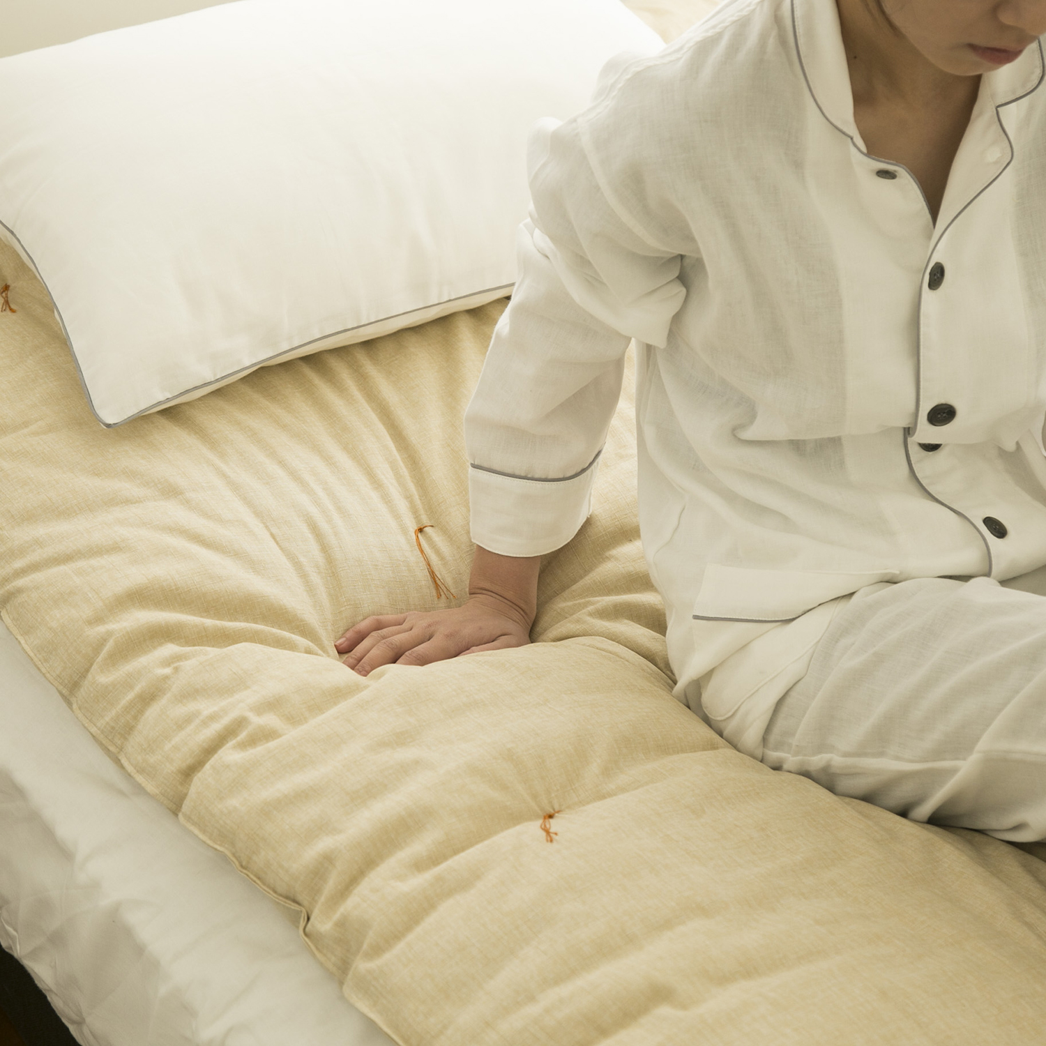 洛中 高岡屋/軽い木綿わたのベッド用敷布団 ダブル -木綿の布団の重さ