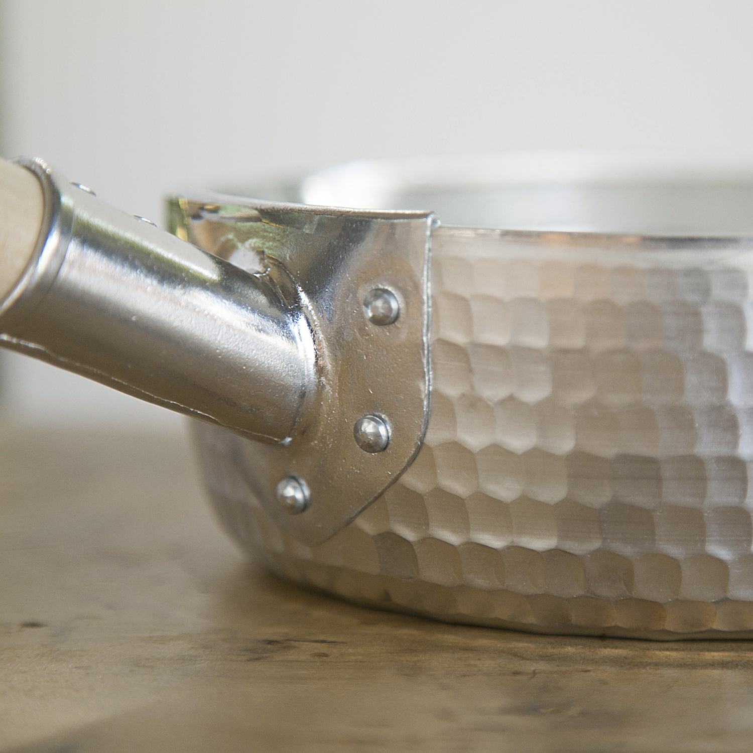 中村銅器製作所/アルミ特製行平鍋 15cm - 軽く丈夫で扱いやすい、アルミで作った行平鍋