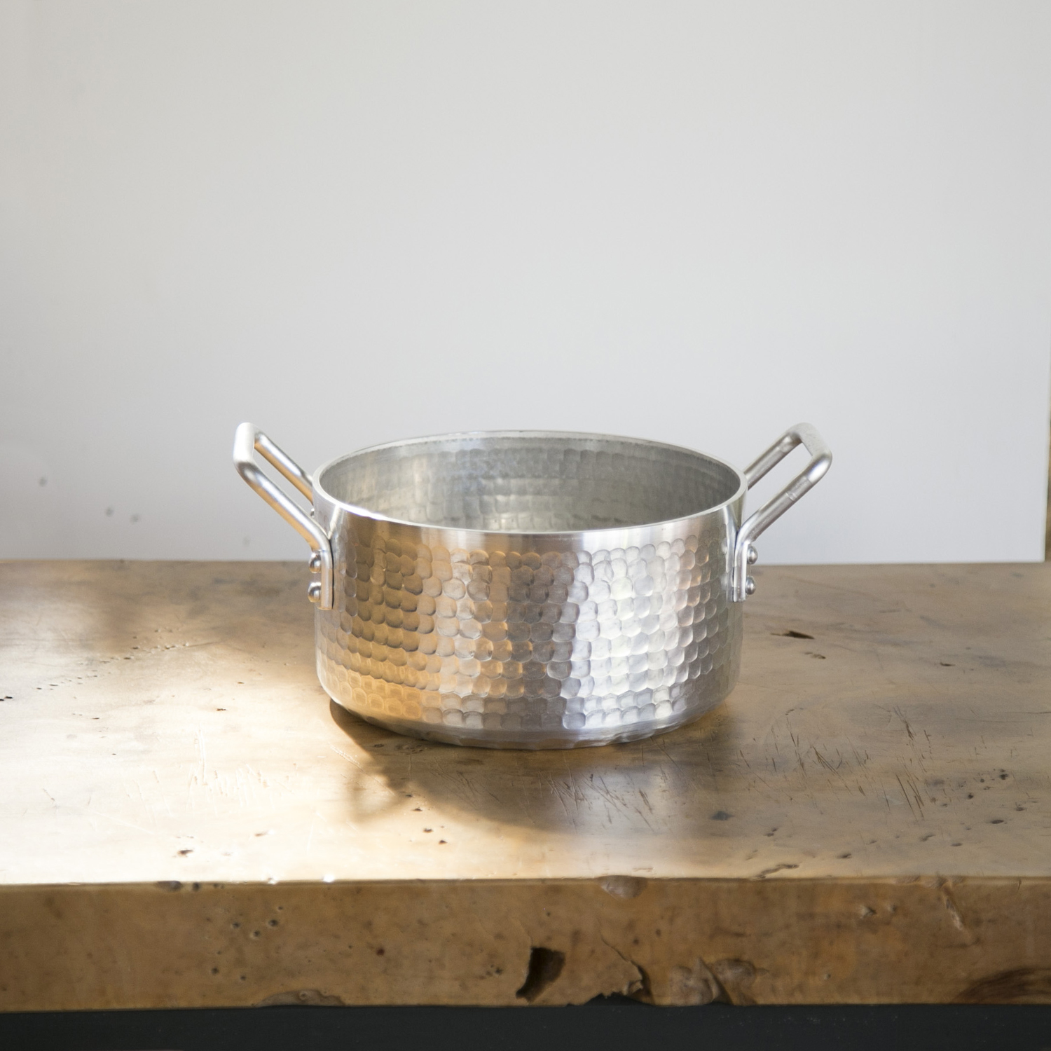 中村銅器製作所/アルミ特製両手シチュー鍋（蓋付き） 21cm - 軽く丈夫で扱いやすい、アルミ製のシチュー鍋蓋