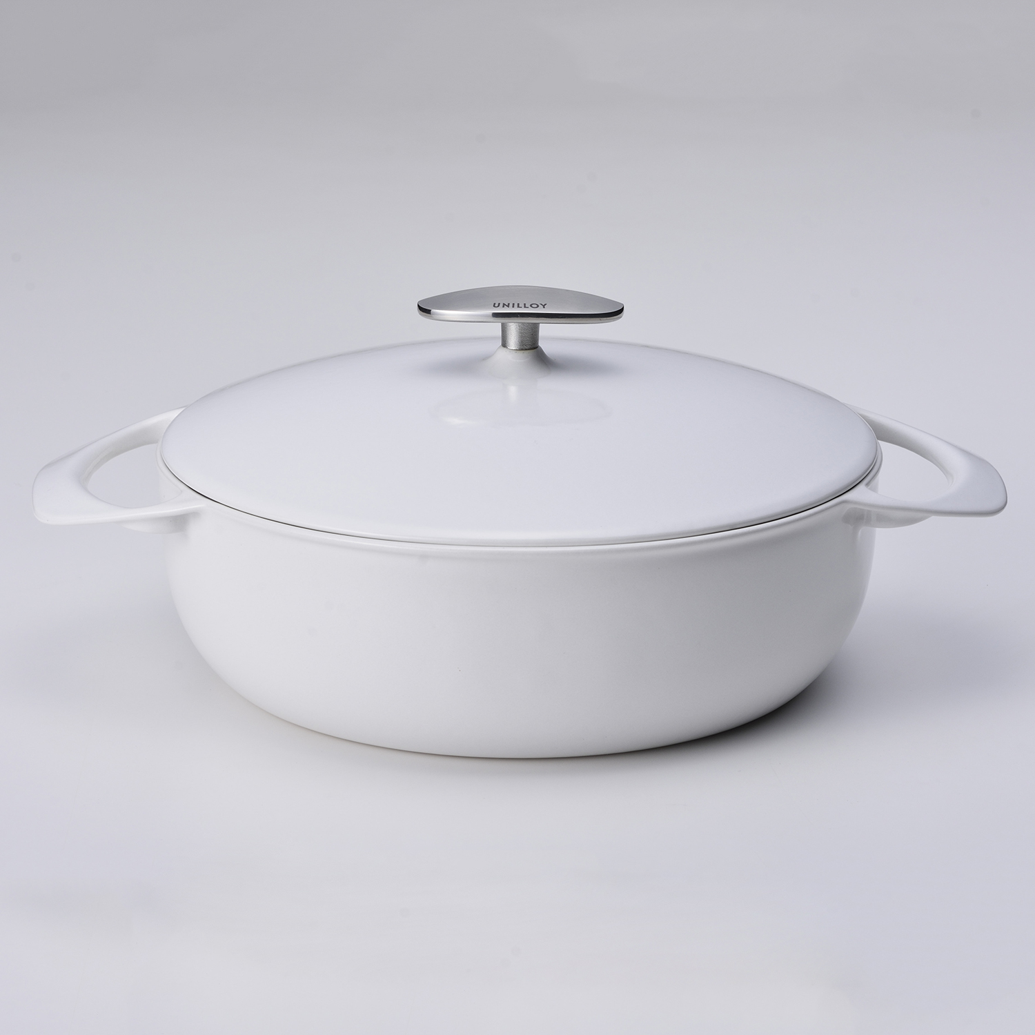 UNILLOY/キャセロール 浅型 cm  軽い鋳物ホーロー鍋で、いつもの料理