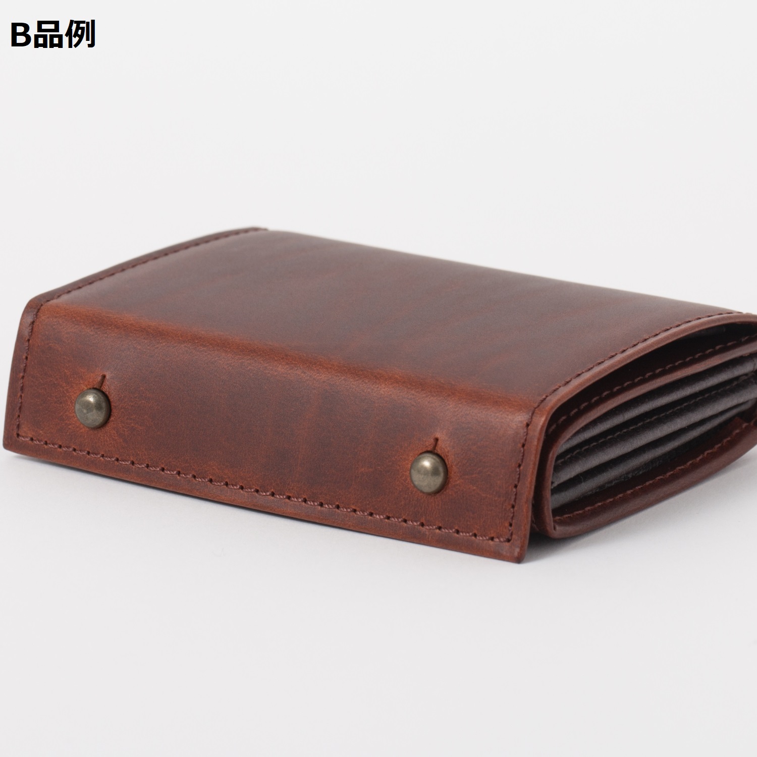 m+/ウォレット MILLEFOGLIE MEDUSA 25 B品 -【数量限定・B品】中身が  